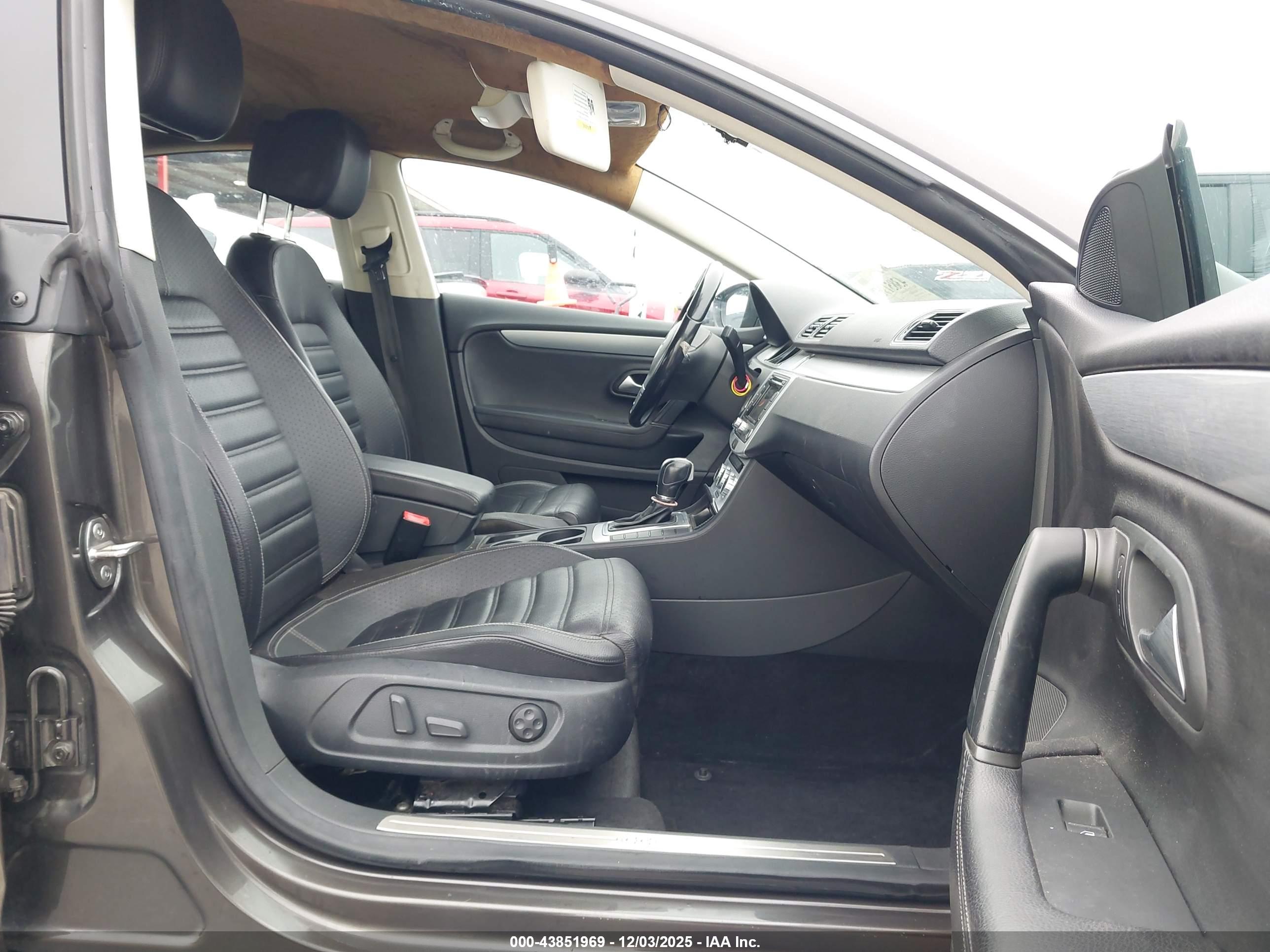 VOLKSWAGEN CC image 5