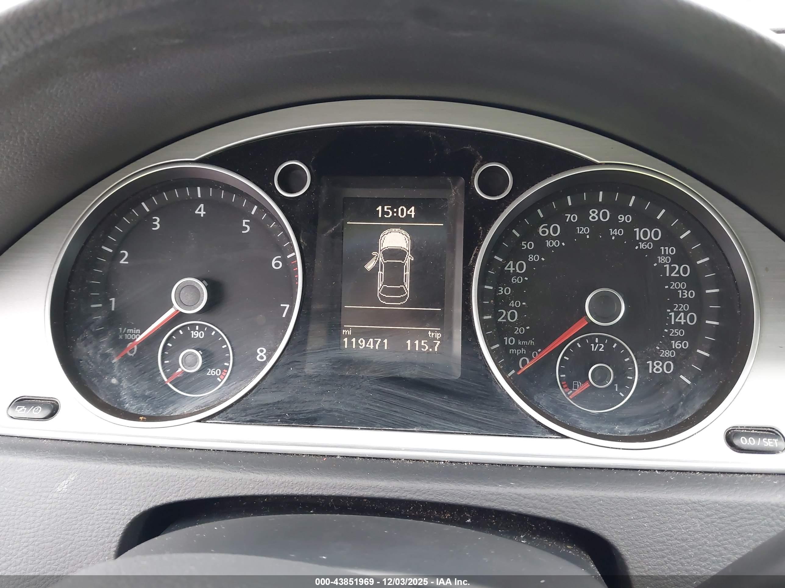 VOLKSWAGEN CC image 7