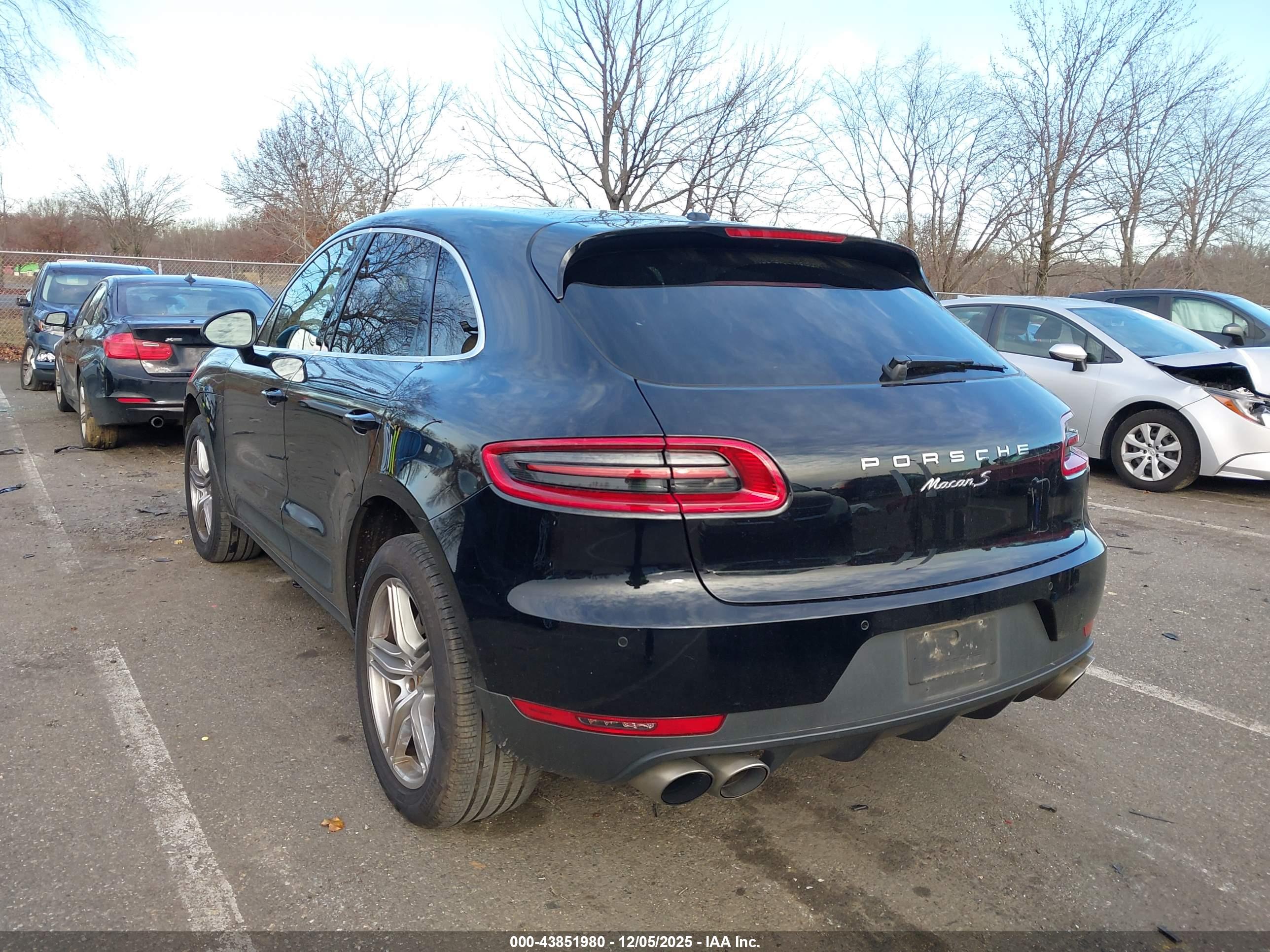PORSCHE MACAN image 3