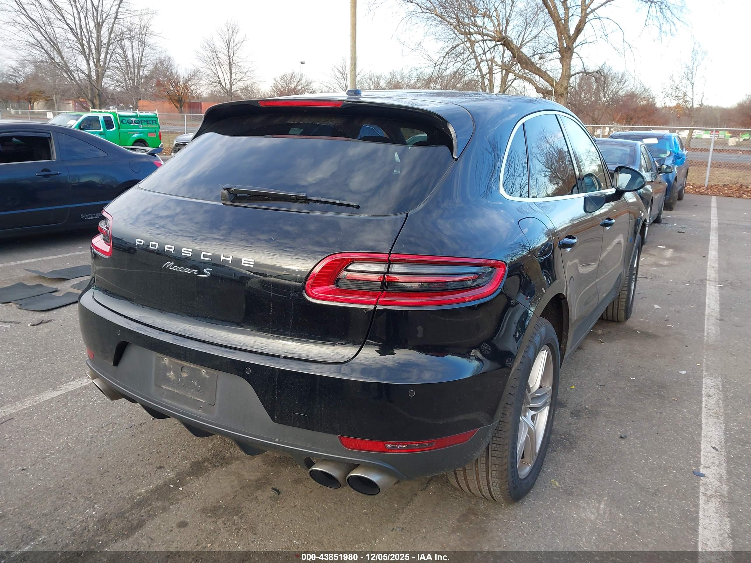 PORSCHE MACAN image 4