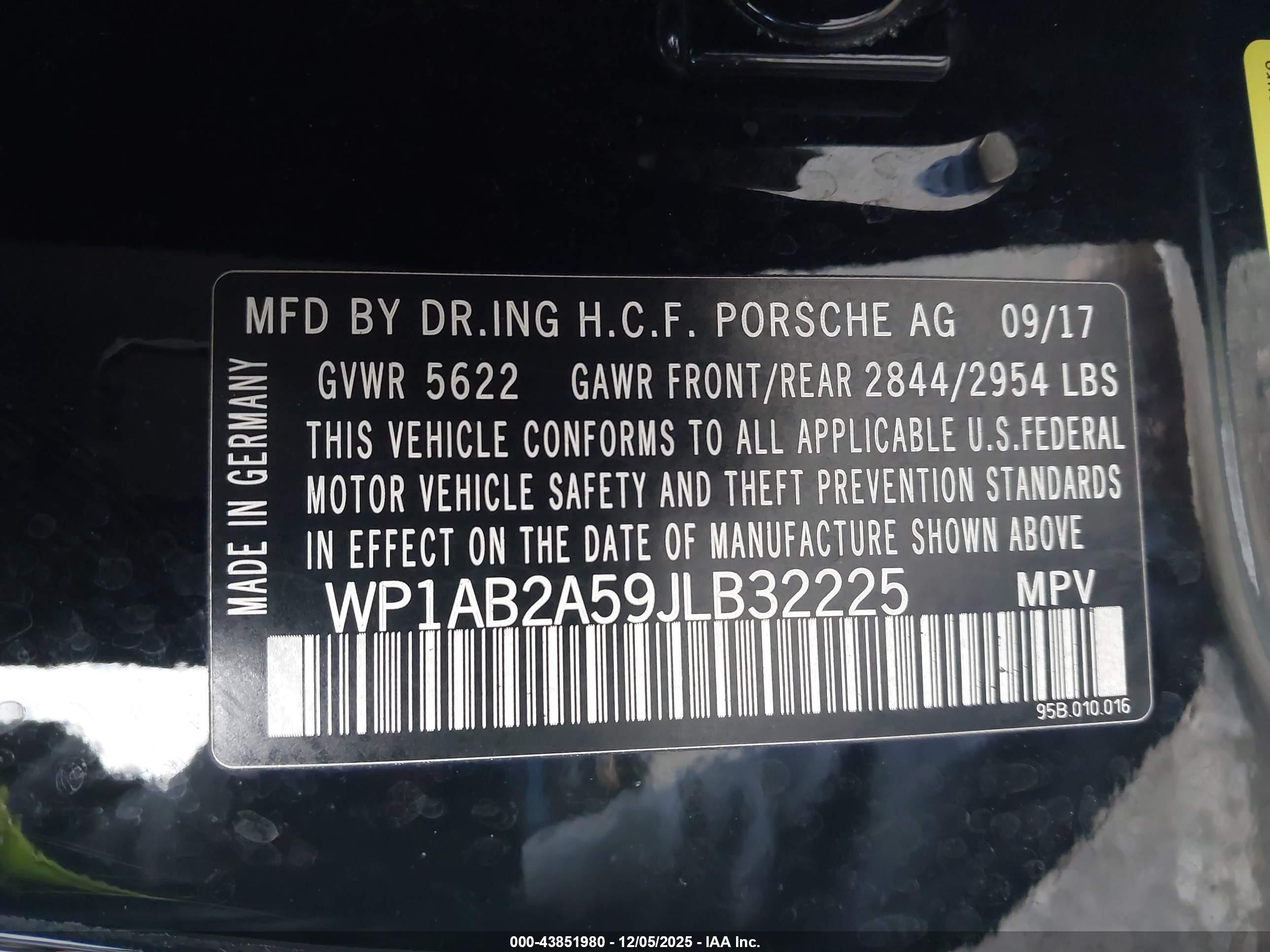 PORSCHE MACAN image 9