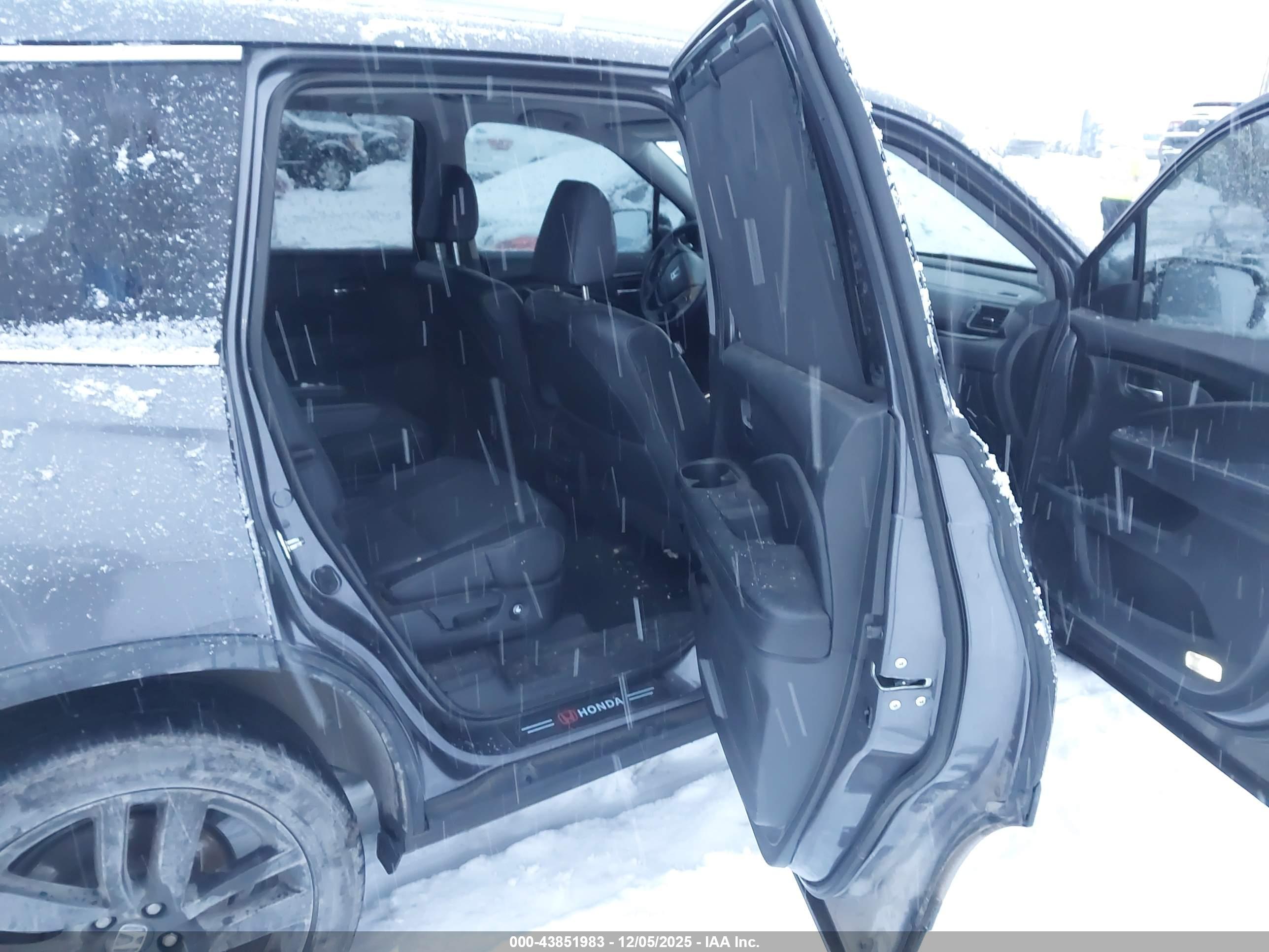 HONDA PILOT image 8