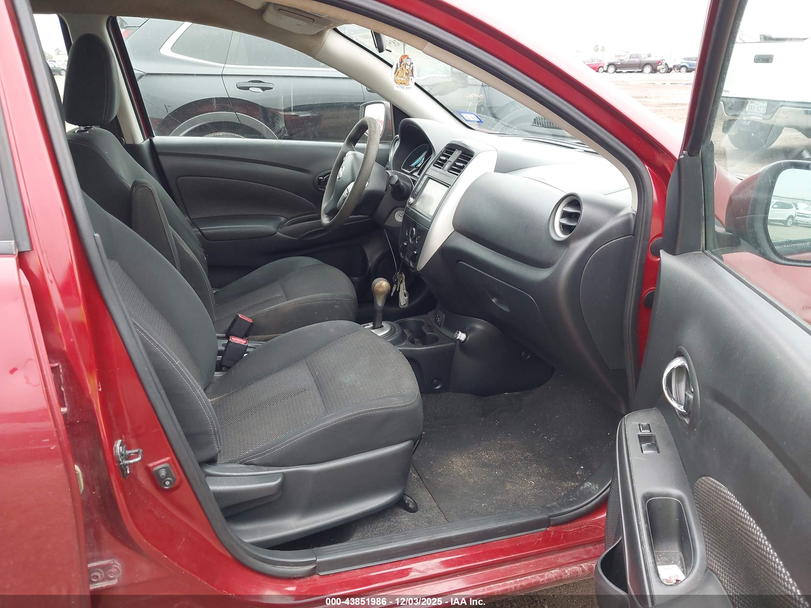NISSAN VERSA image 5