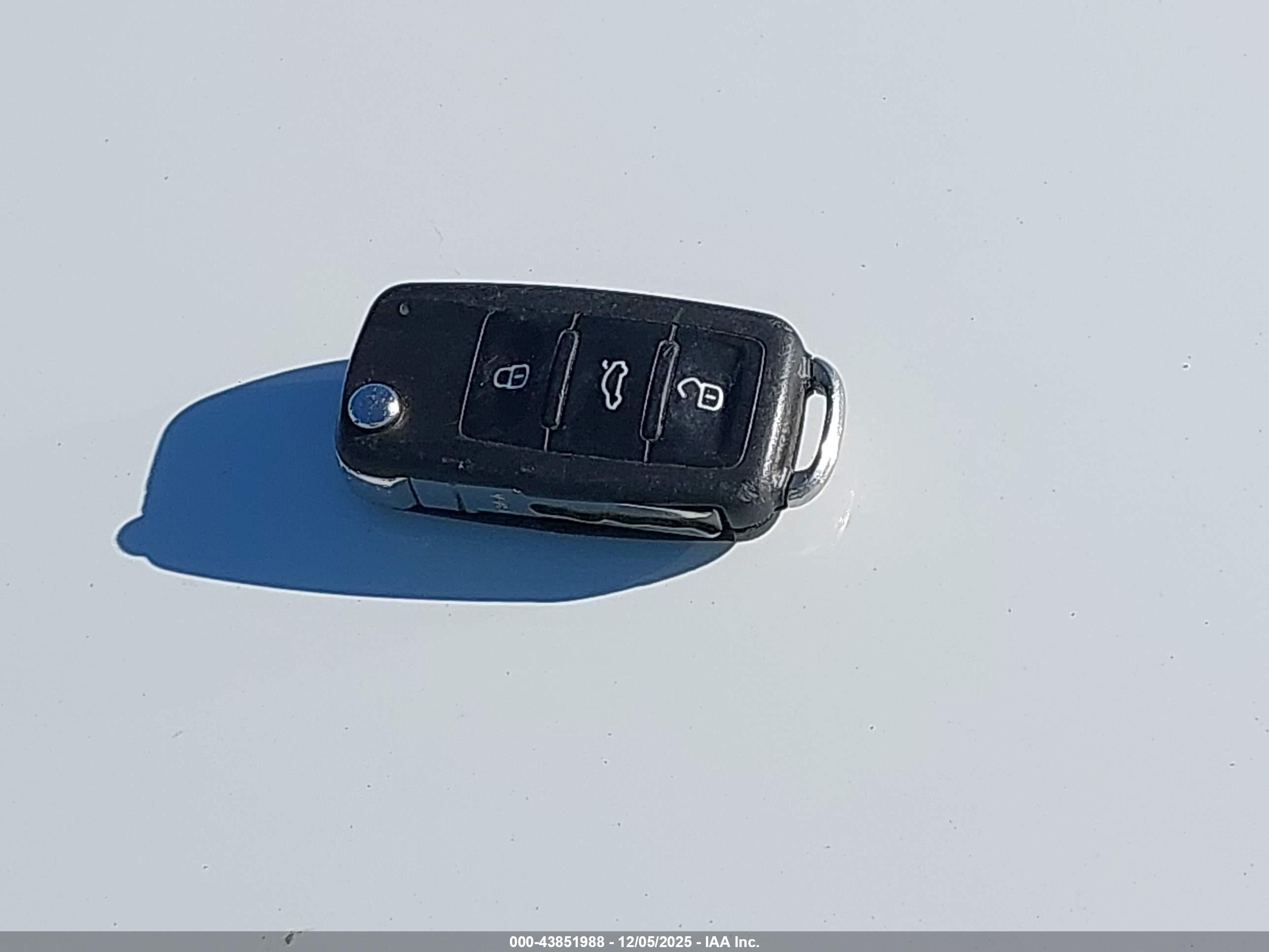 VOLKSWAGEN JETTA image 11