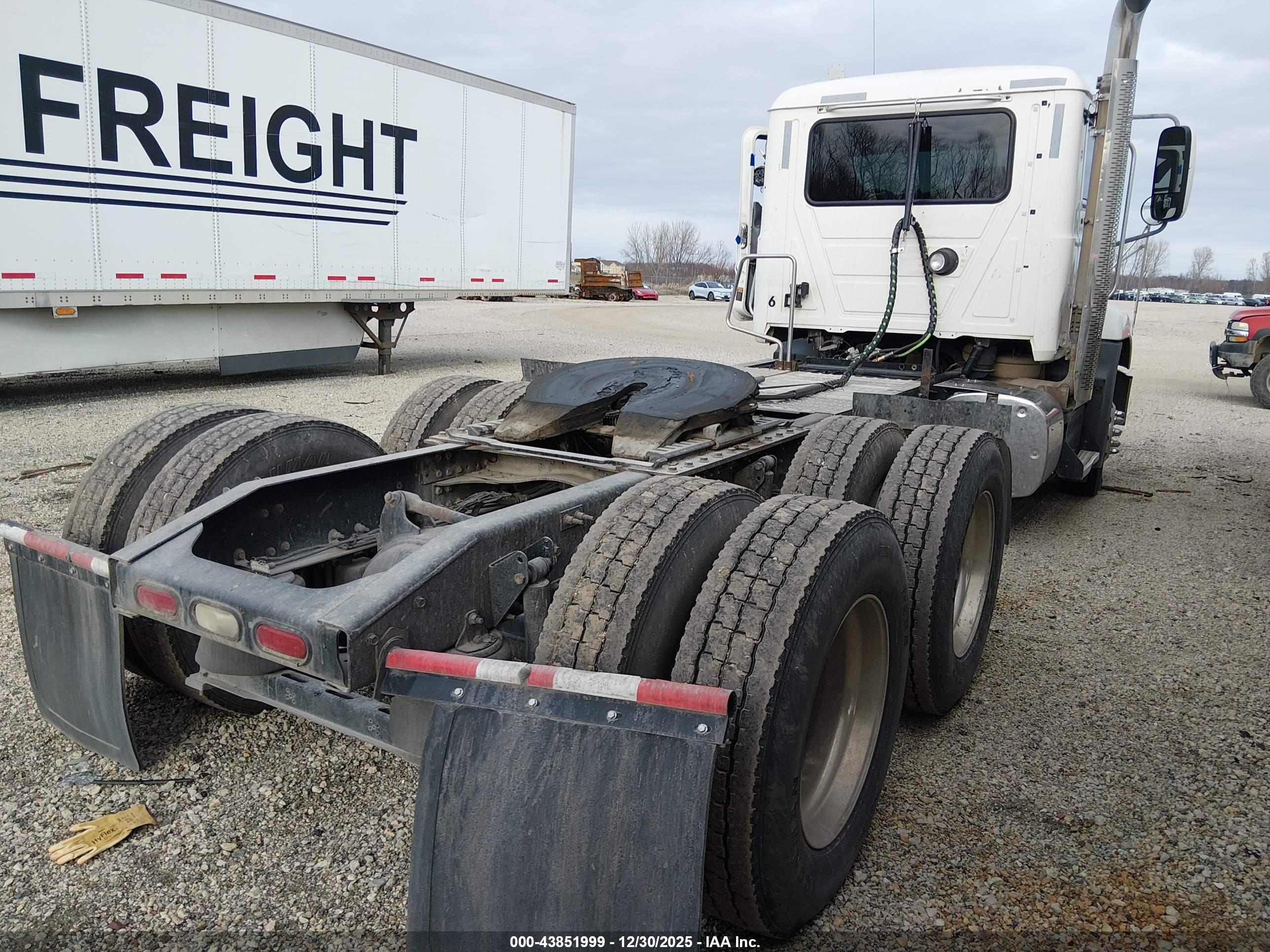 MACK 600 image 4