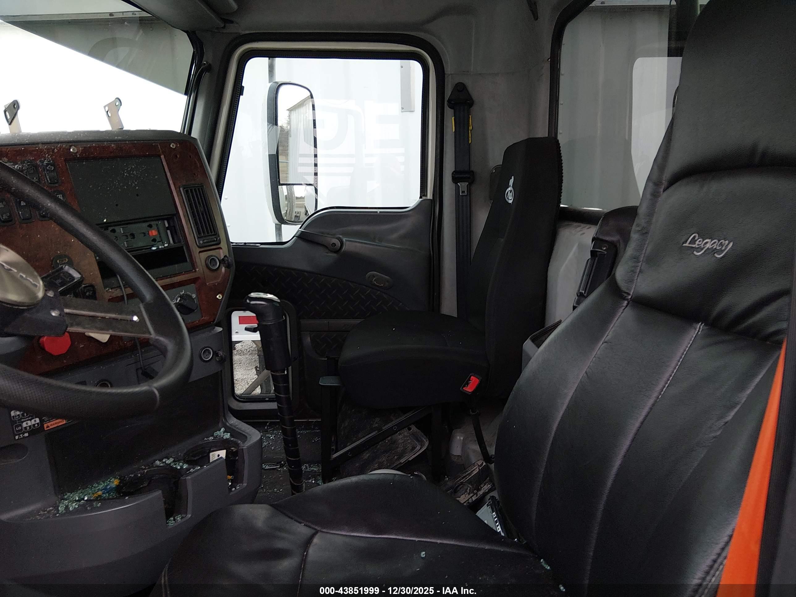 MACK 600 image 7