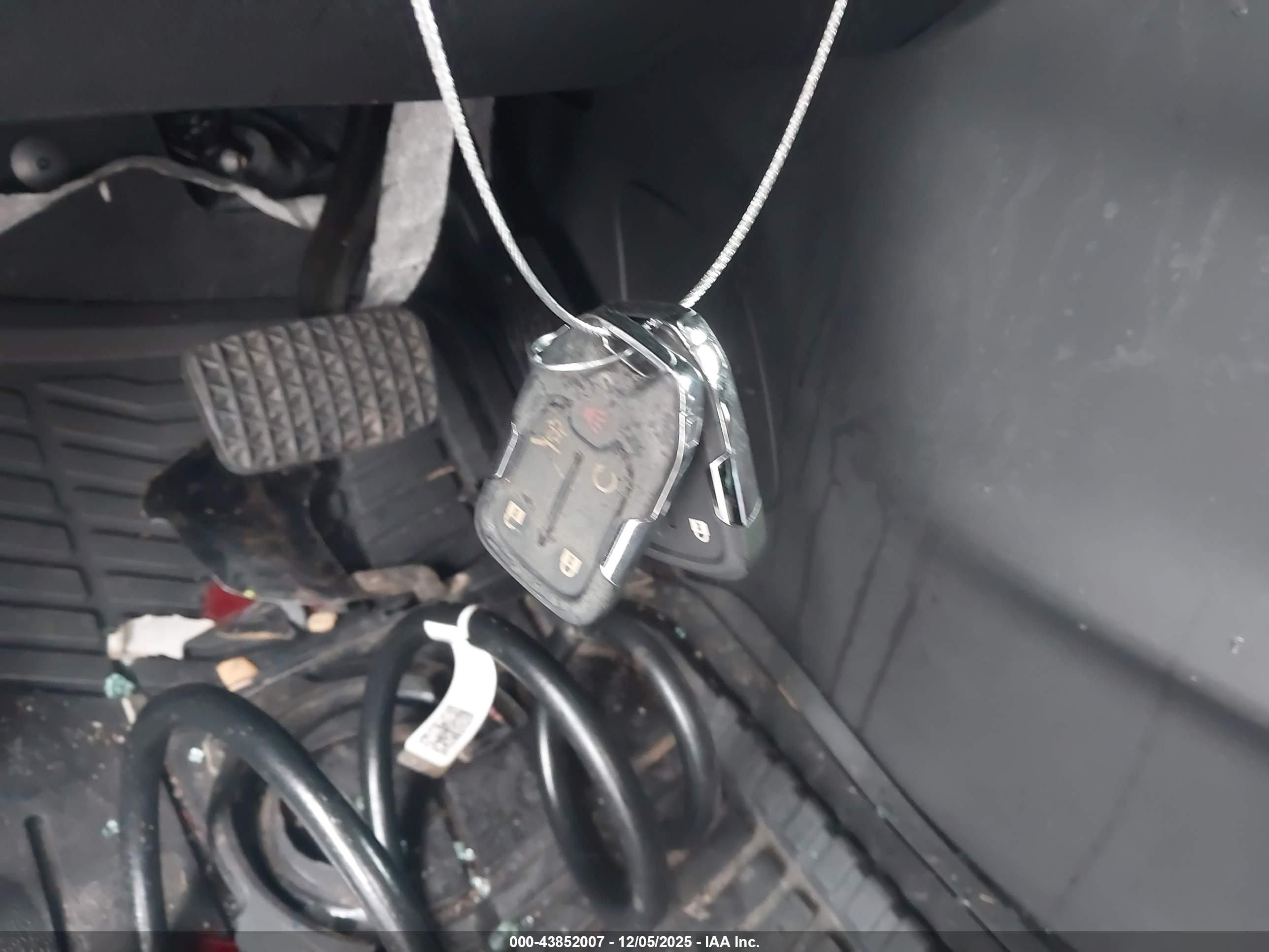 GMC TERRAIN image 11