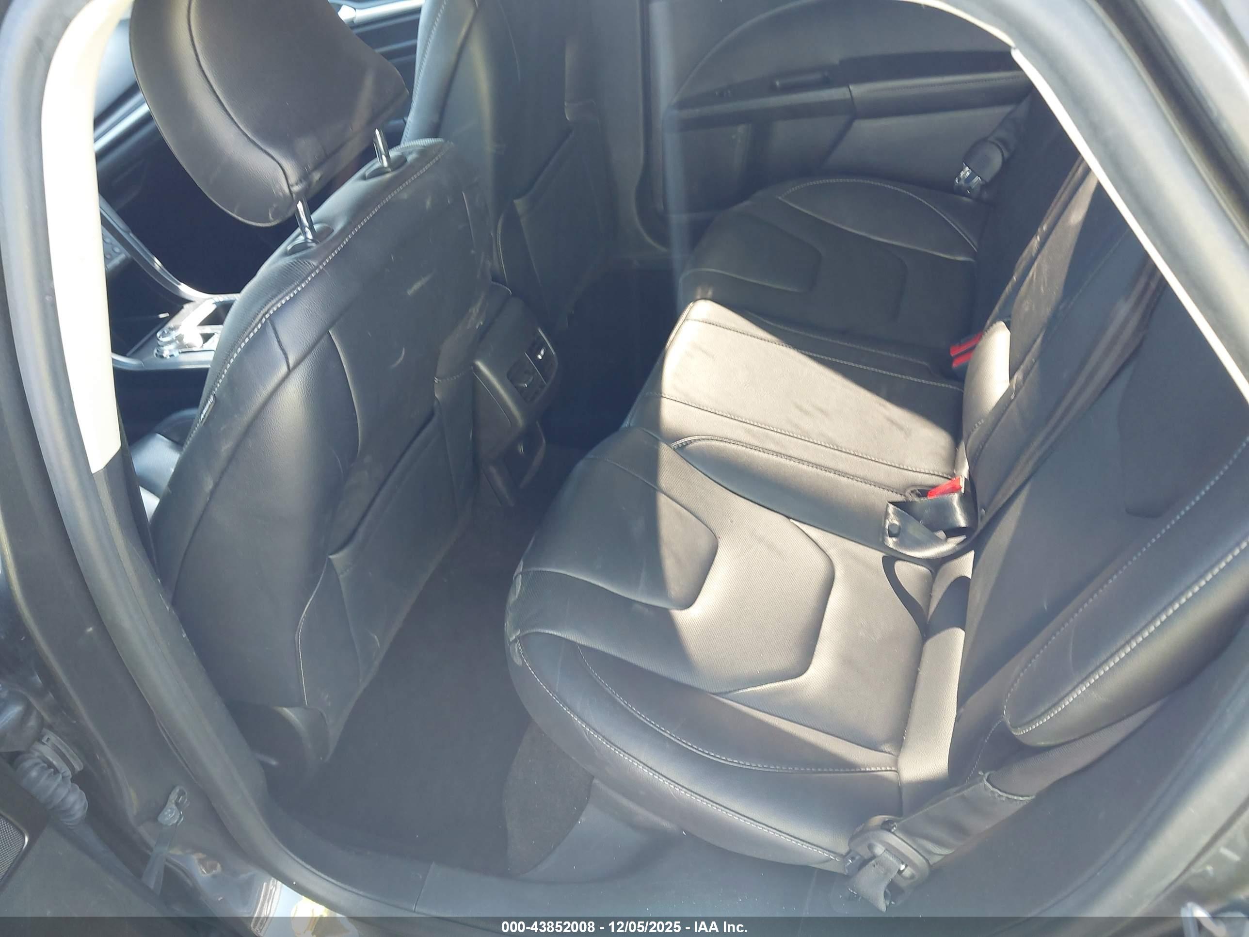 FORD FUSION image 8