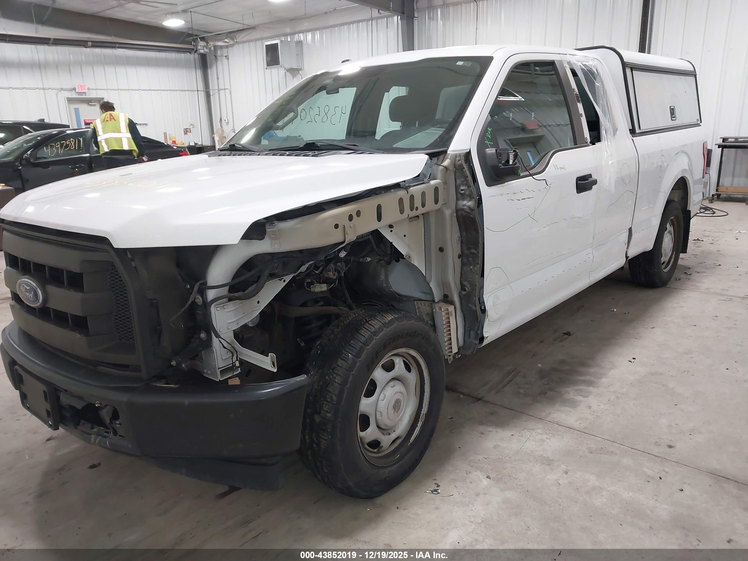 FORD F-150 image 2
