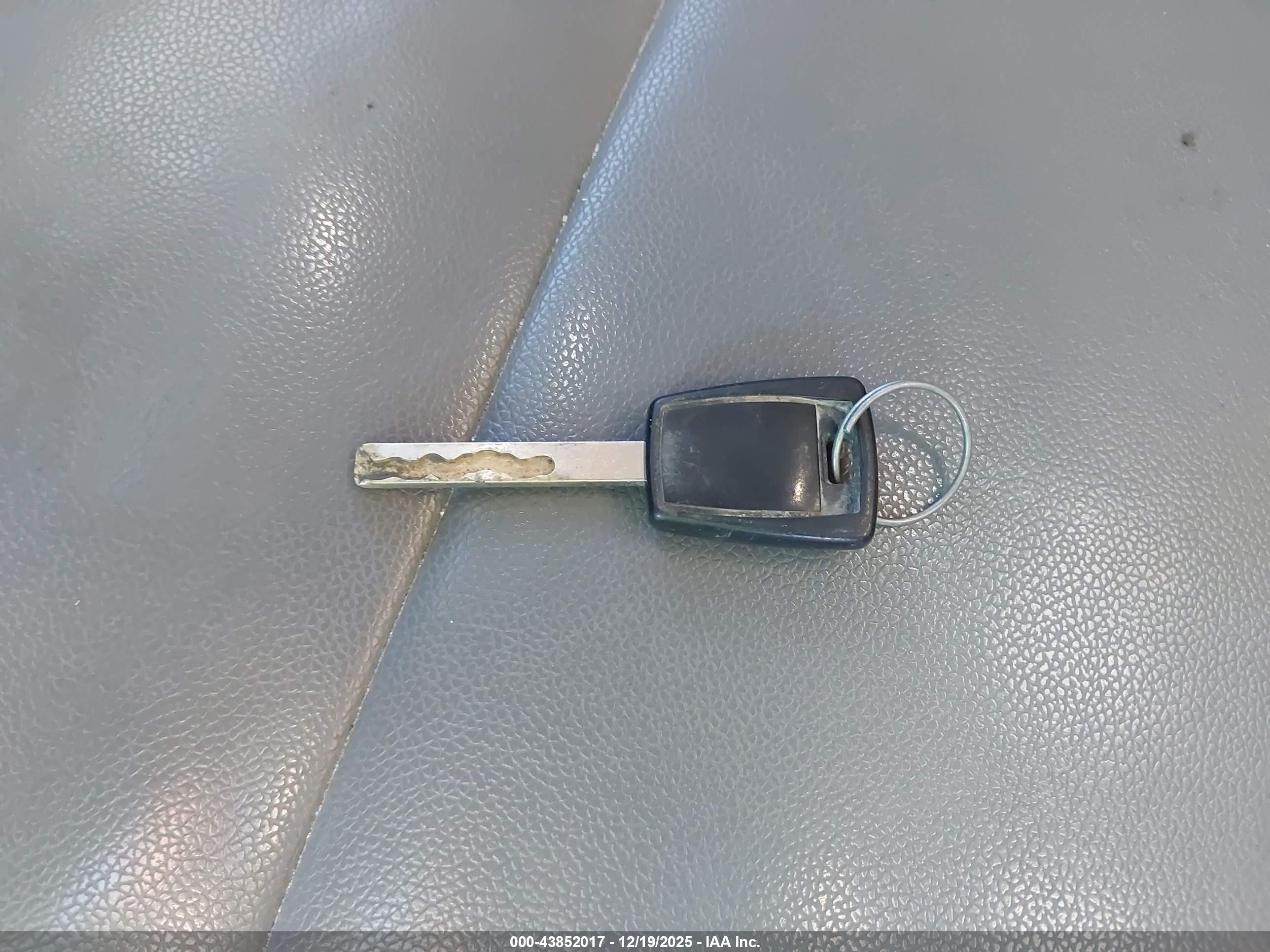 CHEVROLET SILVERADO image 11