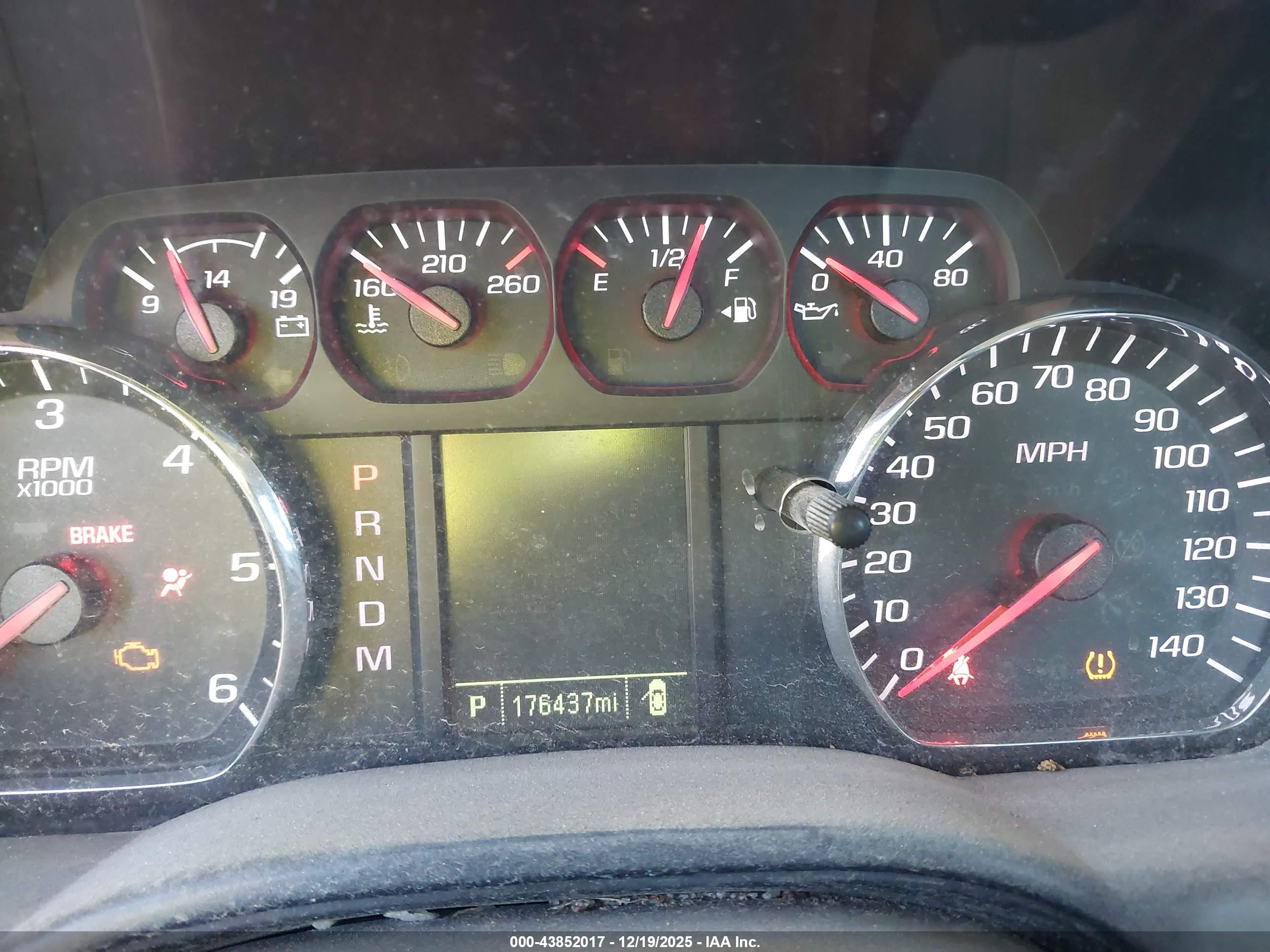 CHEVROLET SILVERADO image 7