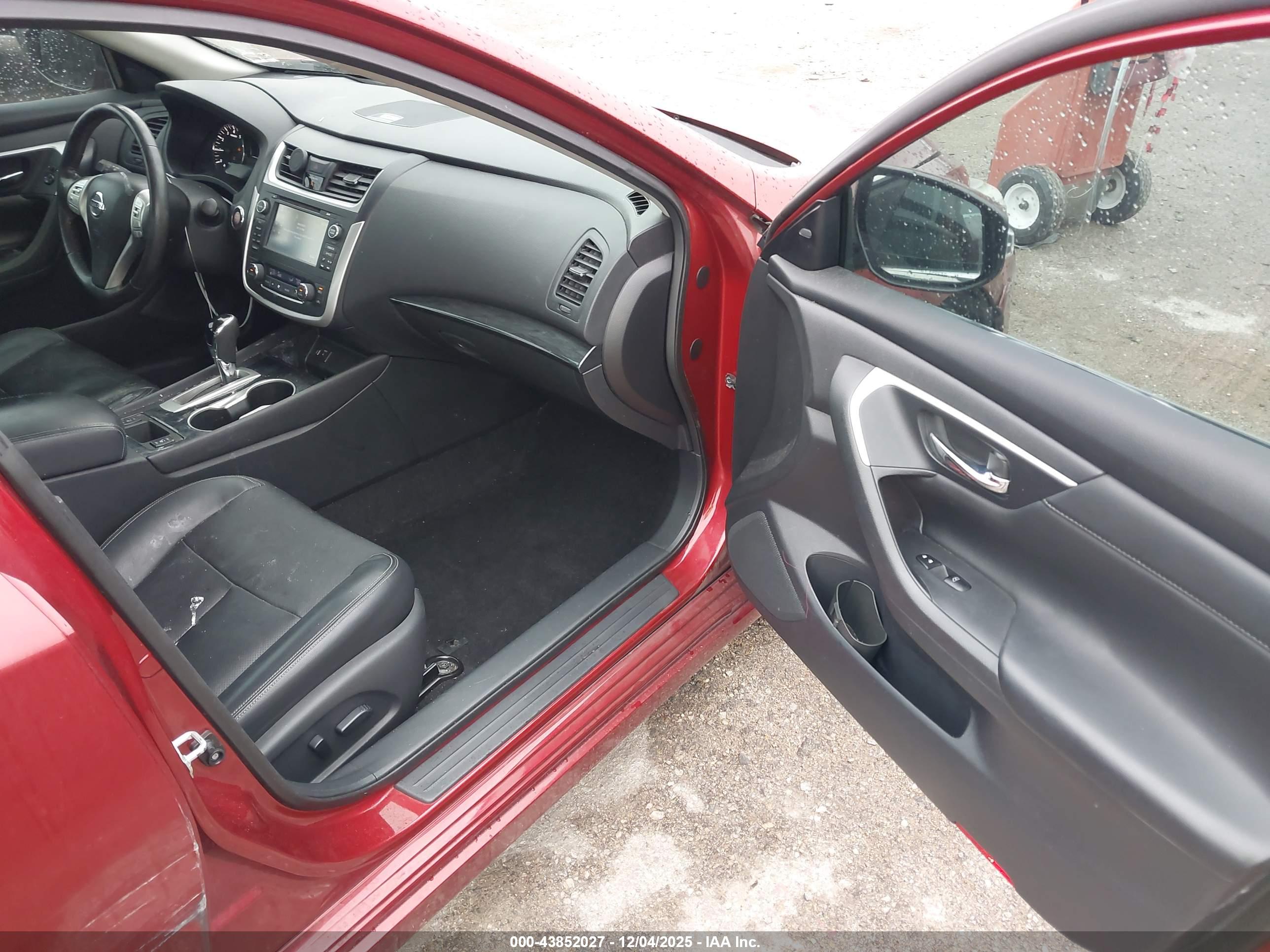 NISSAN ALTIMA image 5
