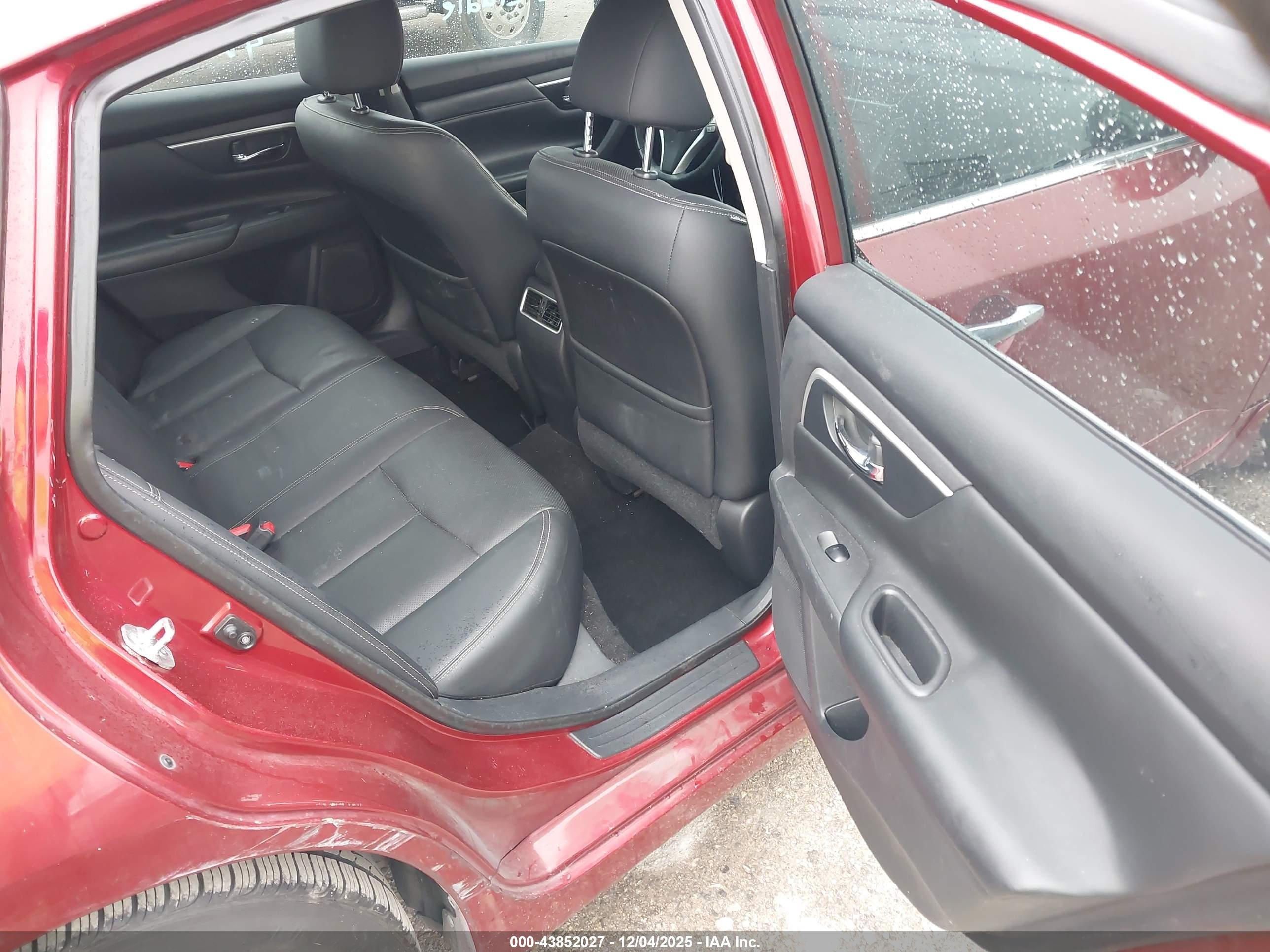 NISSAN ALTIMA image 8