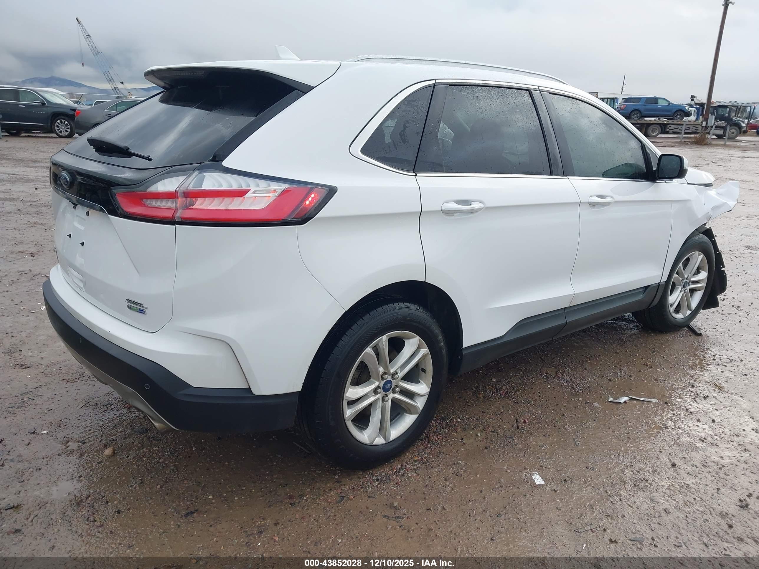 FORD EDGE image 4