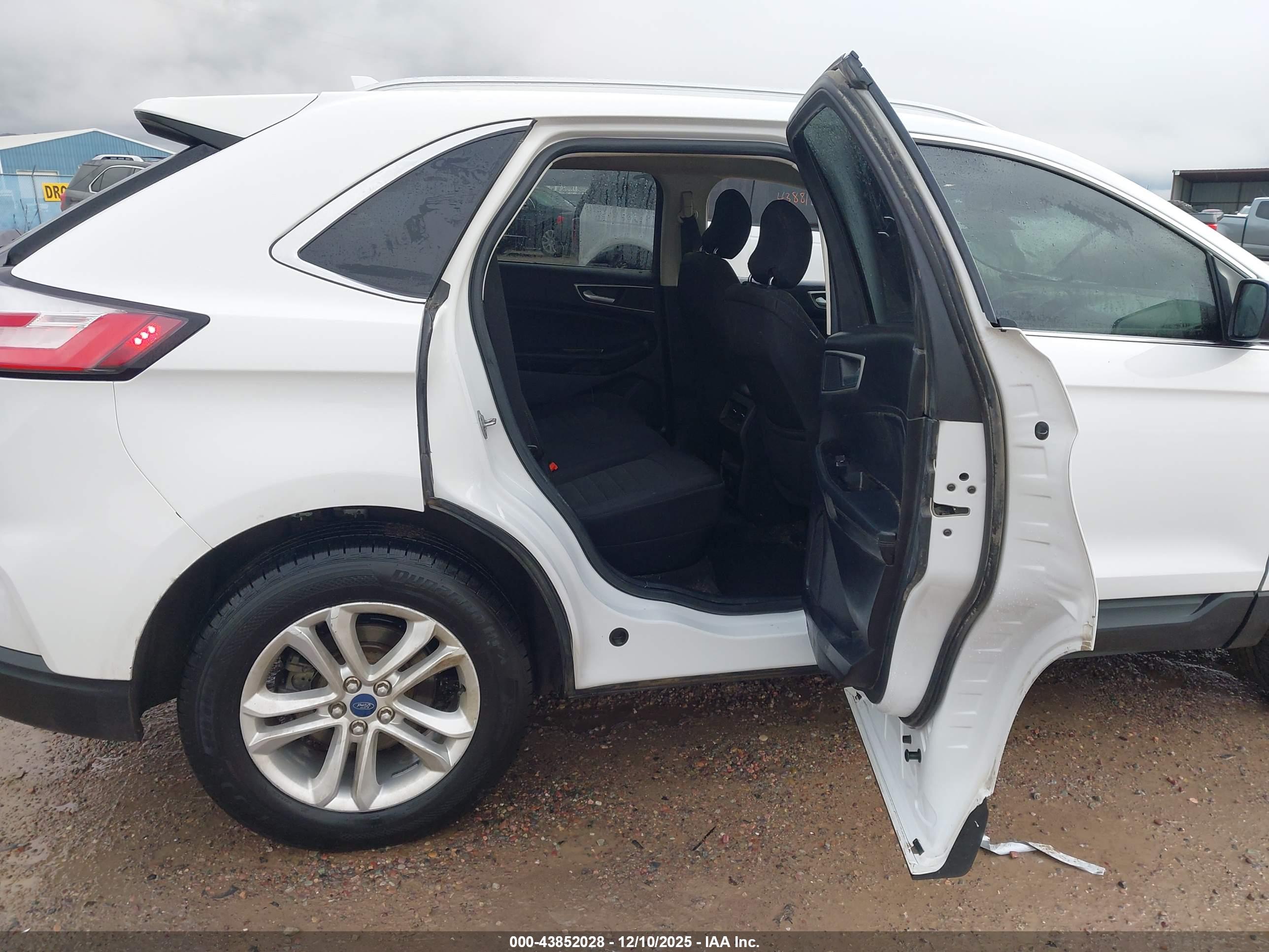 FORD EDGE image 8