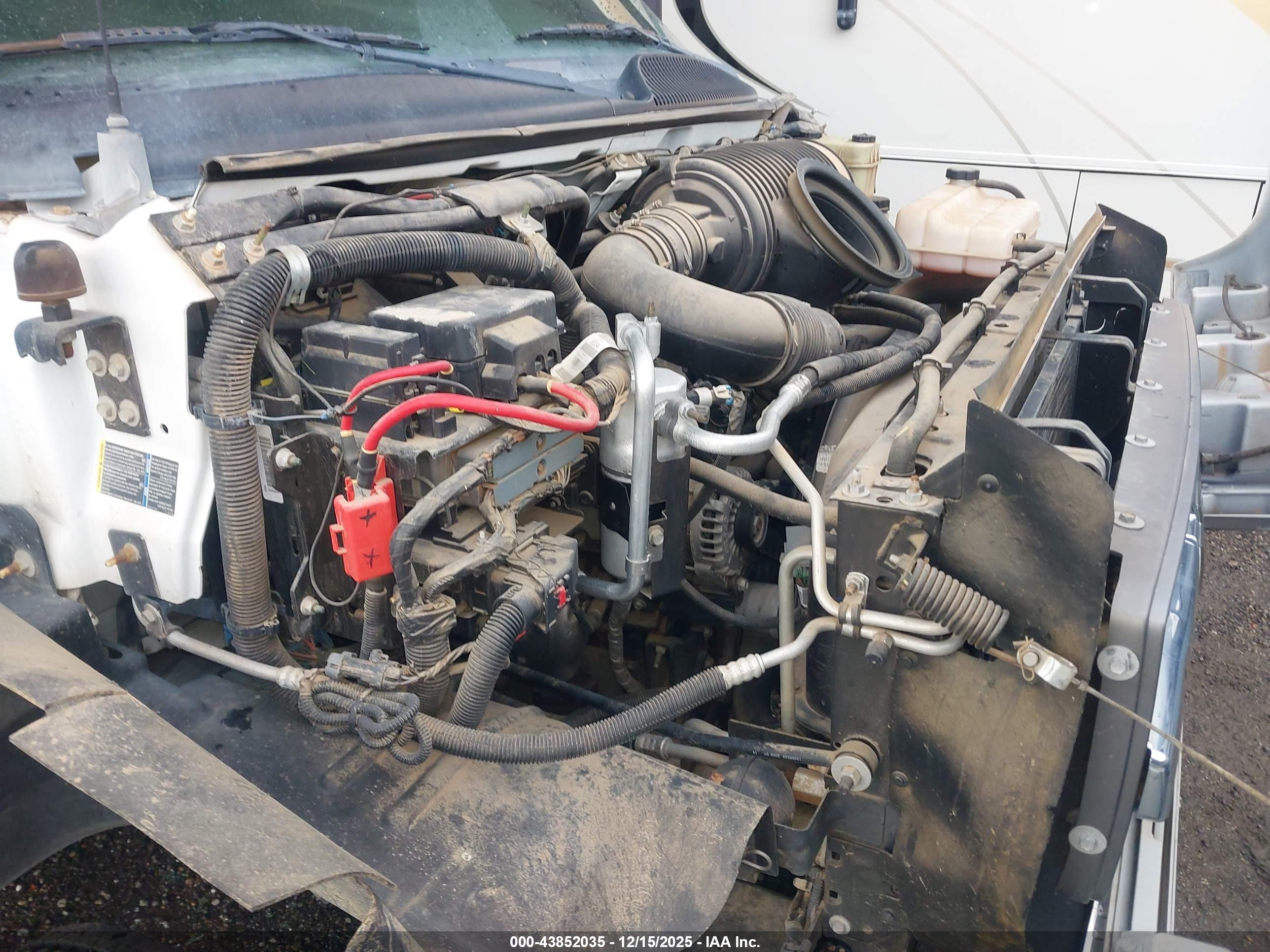 CHEVROLET C5500 image 10