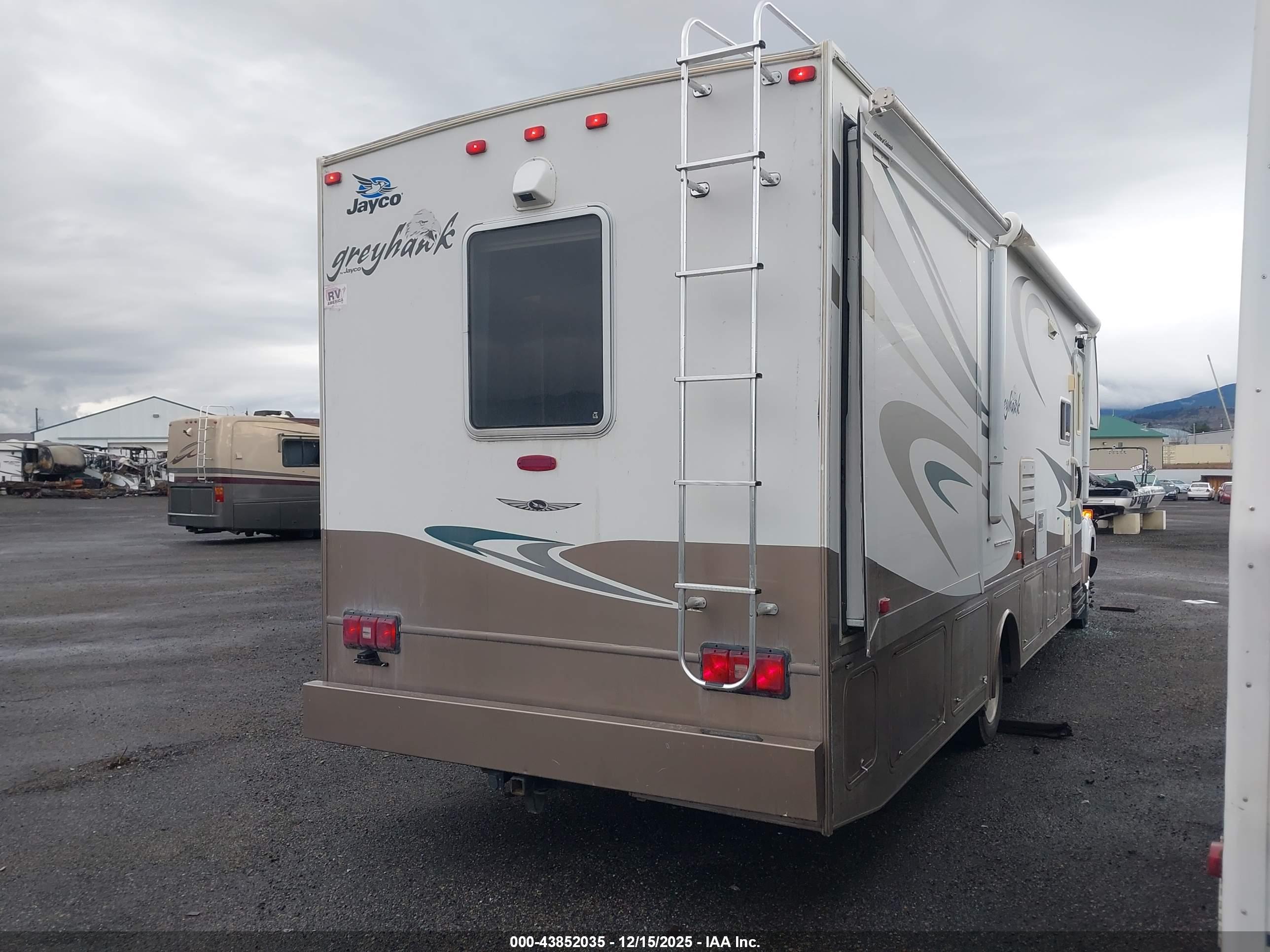 CHEVROLET C5500 image 4