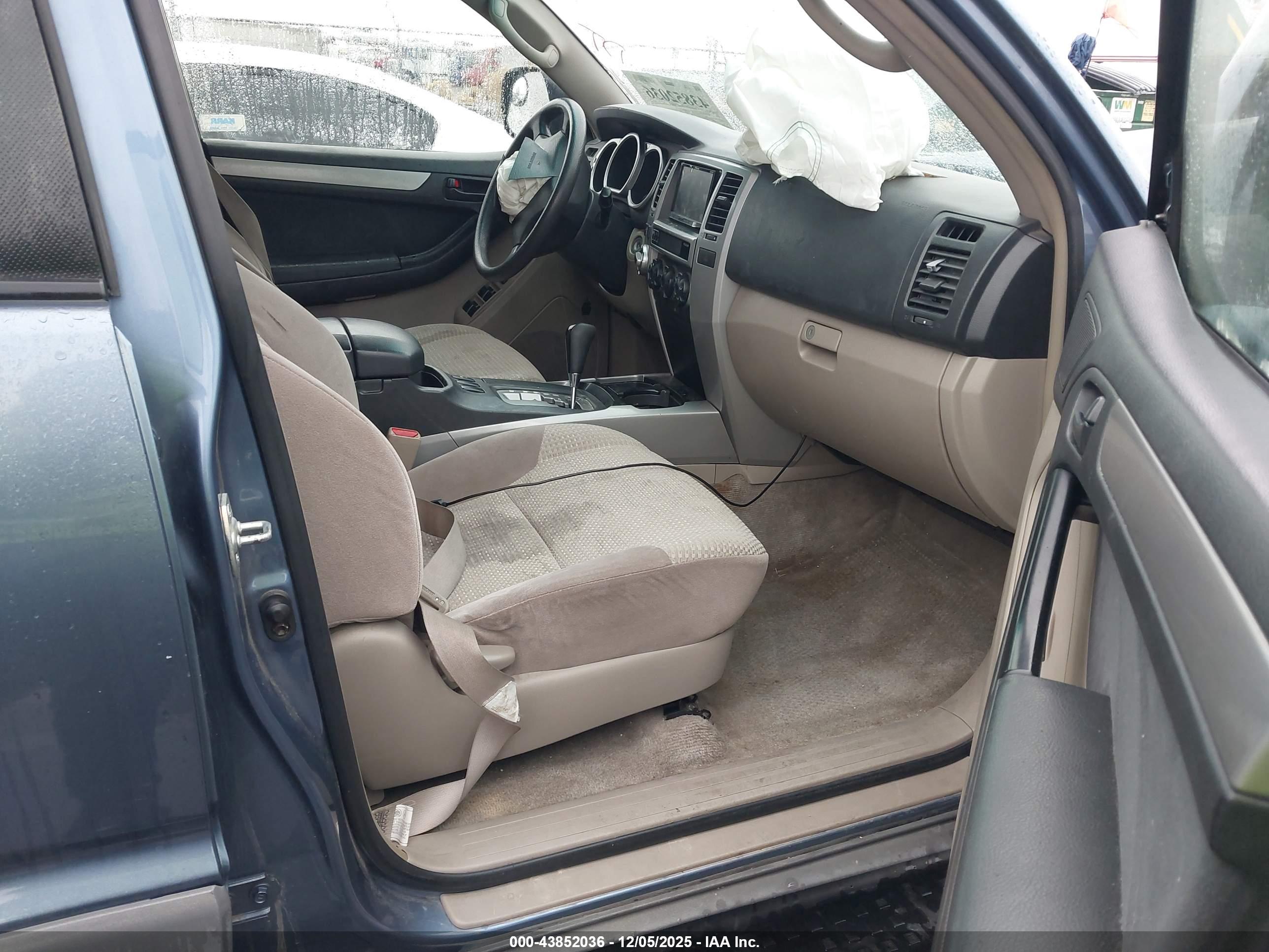 TOYOTA 4RUNNER image 5