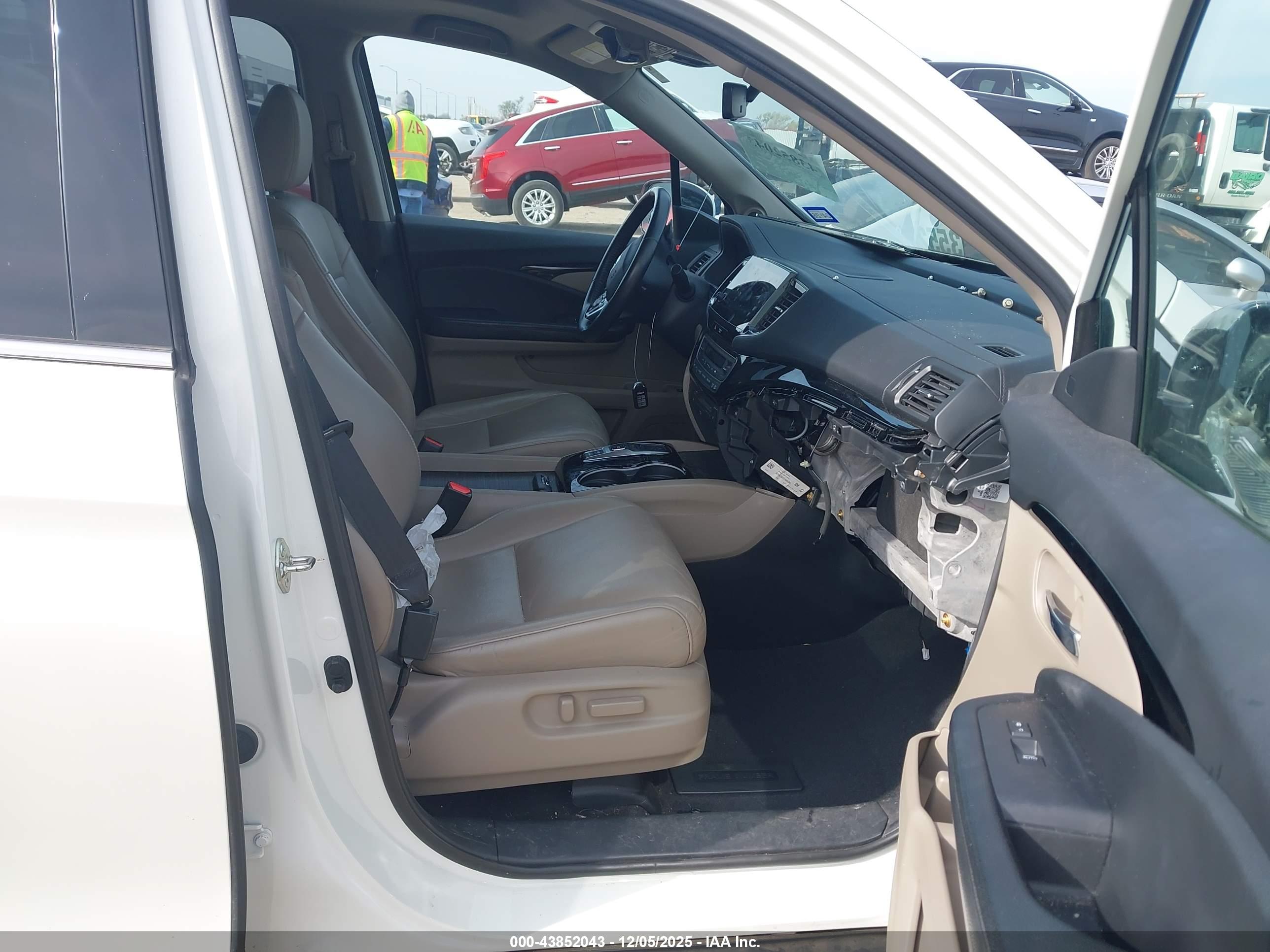 HONDA PILOT image 5