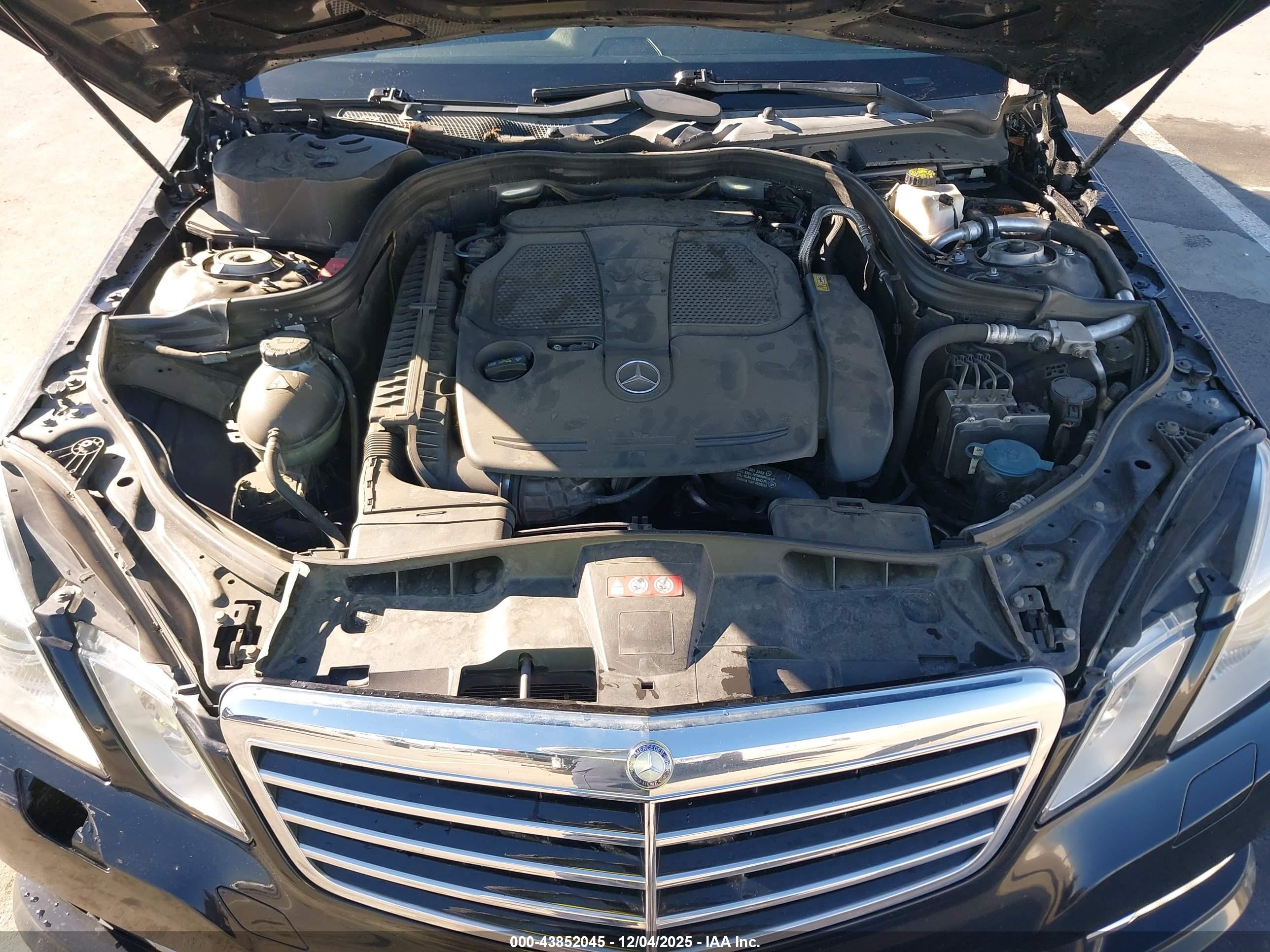 MERCEDES-BENZ E image 10