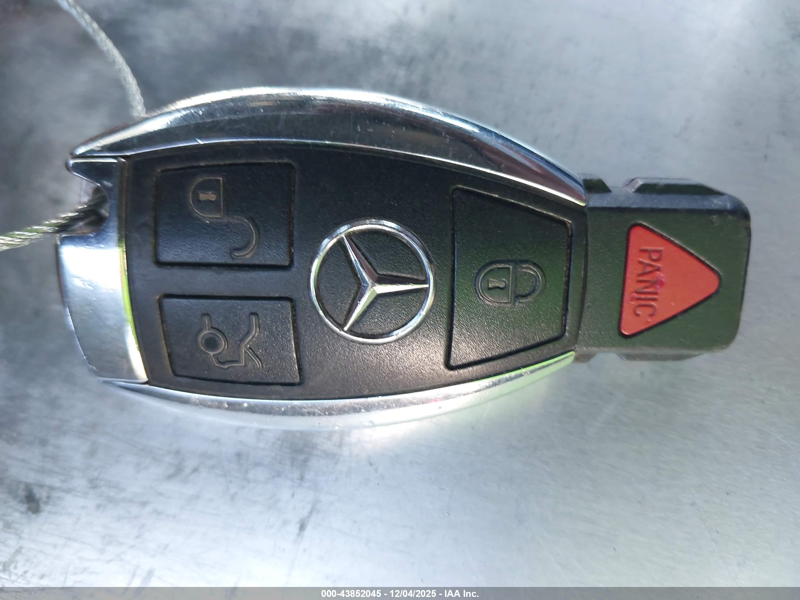 MERCEDES-BENZ E image 11
