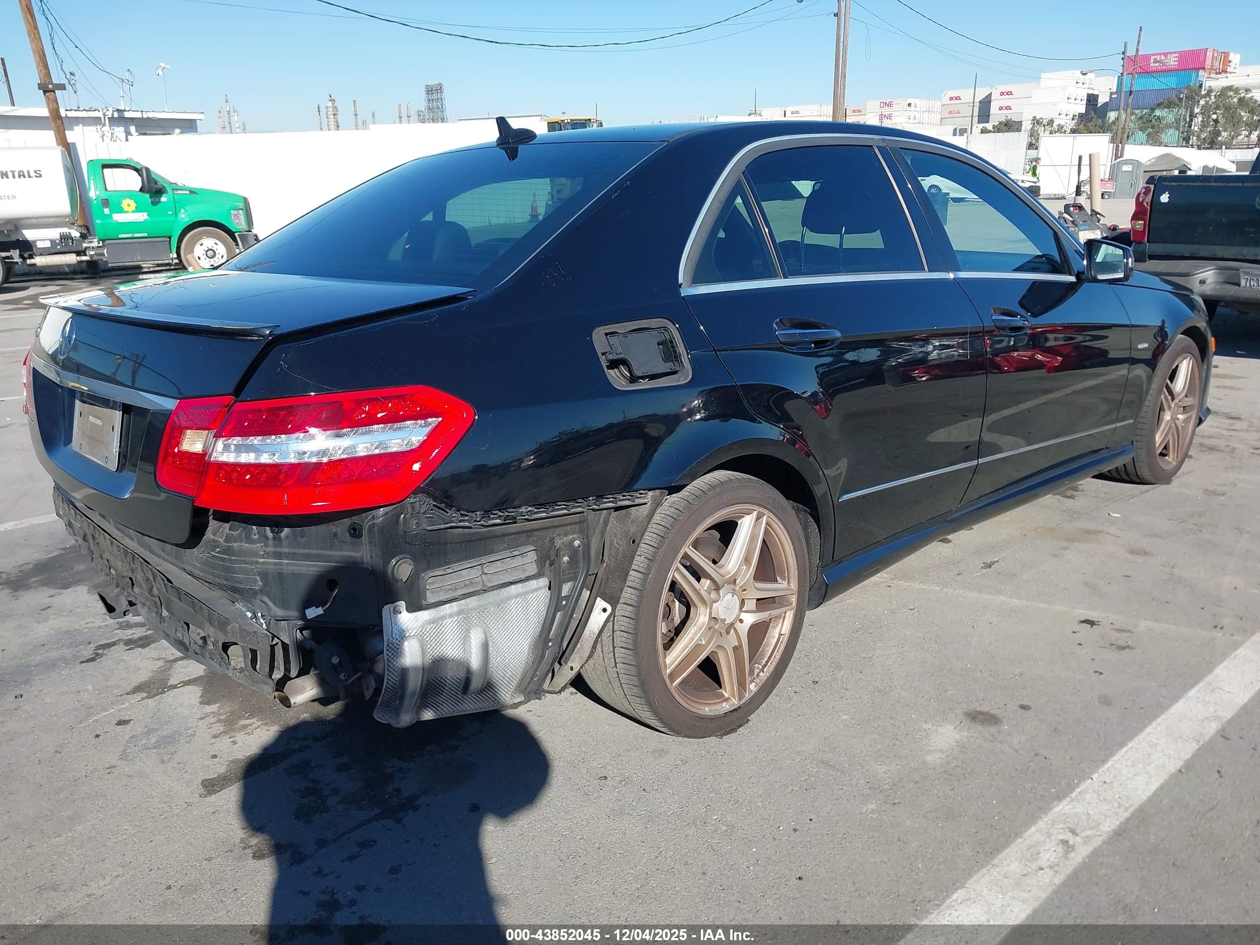 MERCEDES-BENZ E image 4