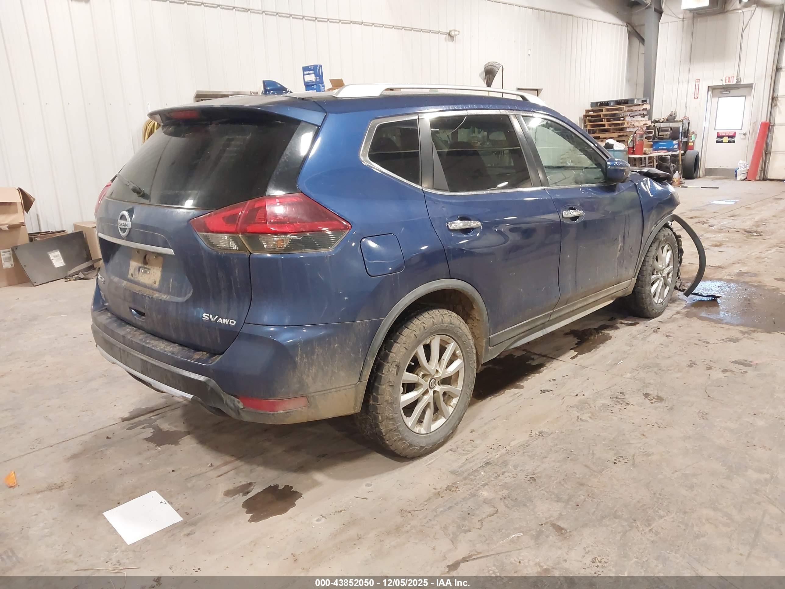 NISSAN ROGUE image 4