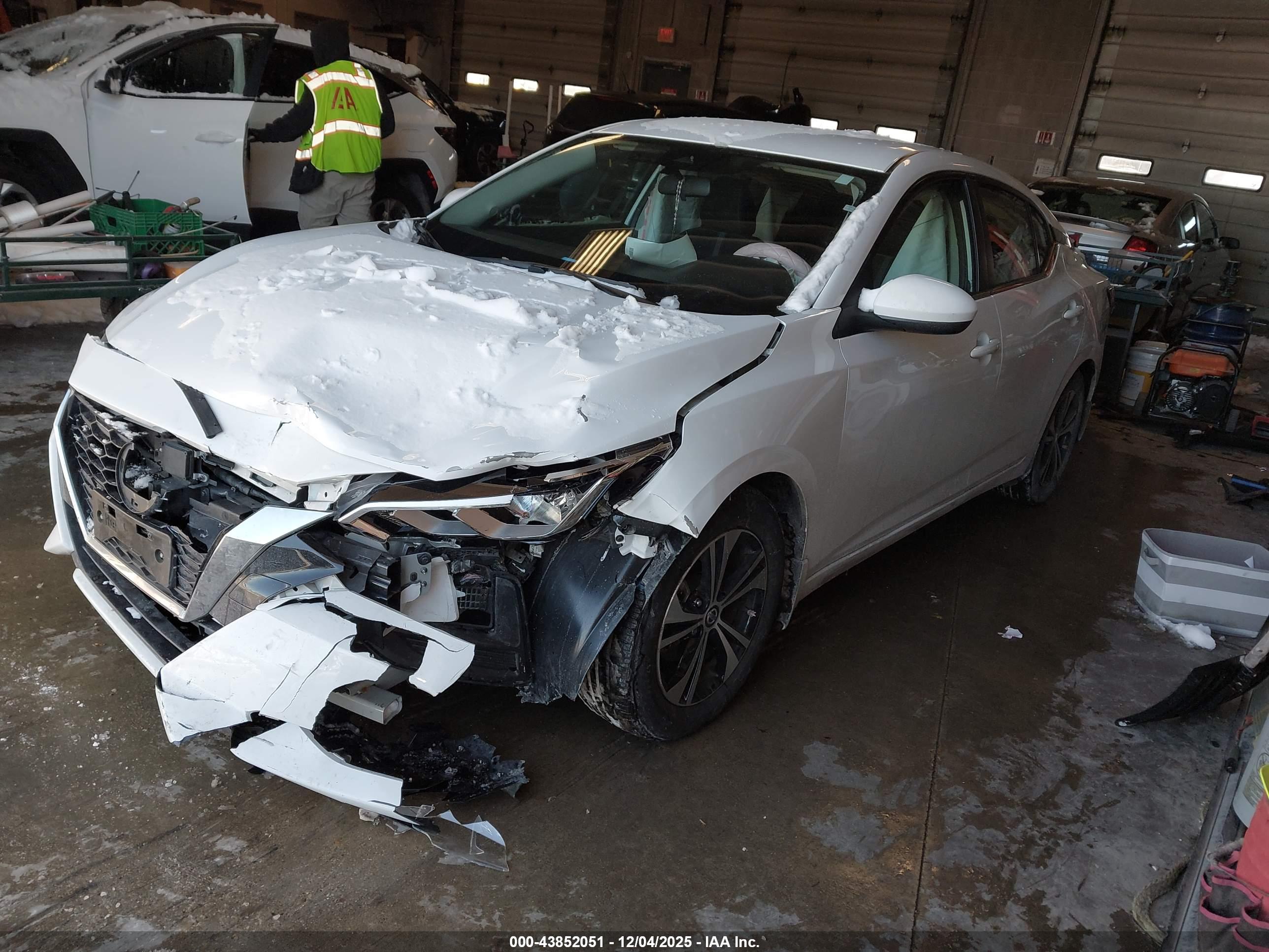 NISSAN SENTRA image 2