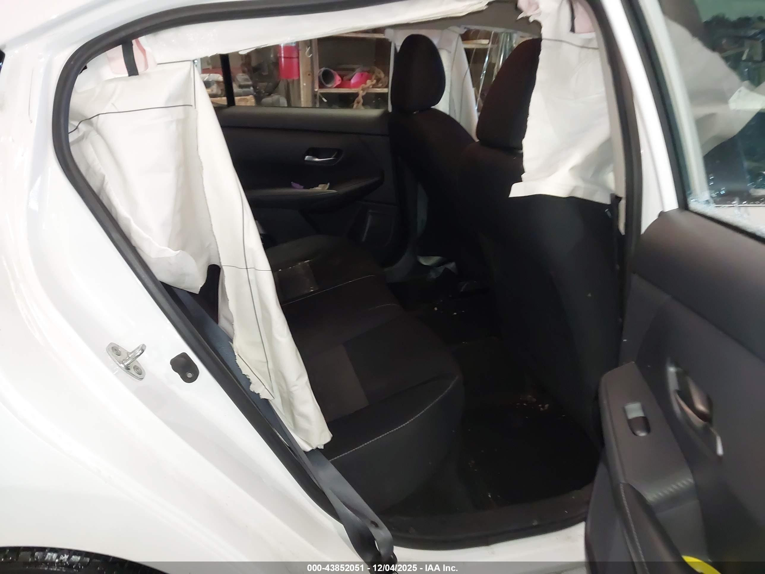 NISSAN SENTRA image 8