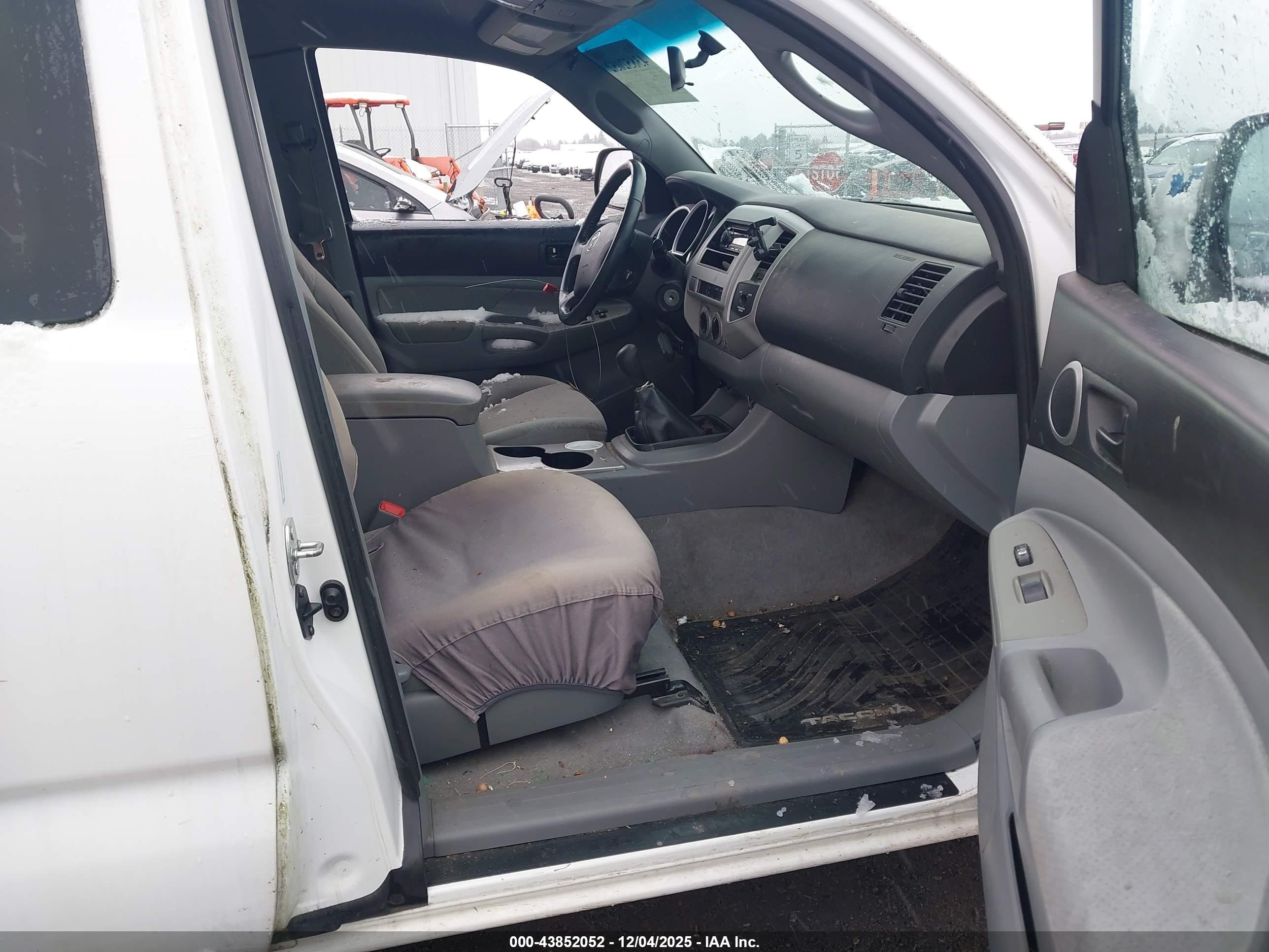 TOYOTA TACOMA image 5
