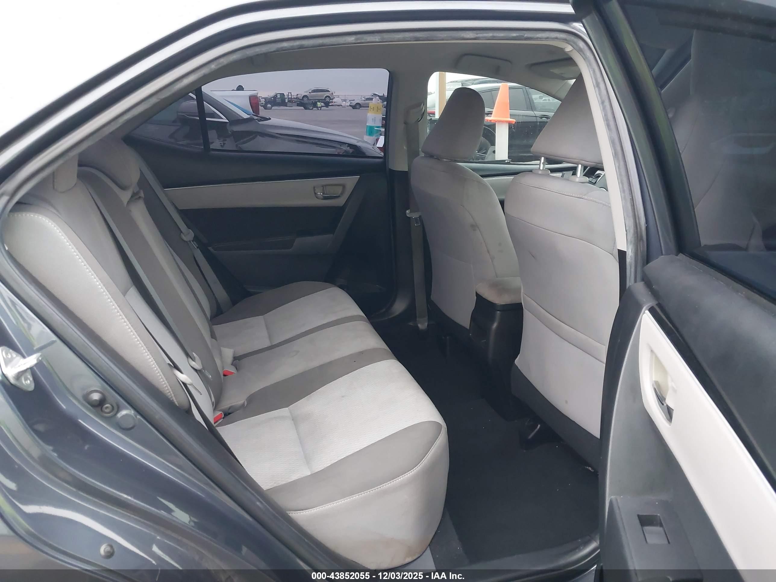 TOYOTA COROLLA image 8