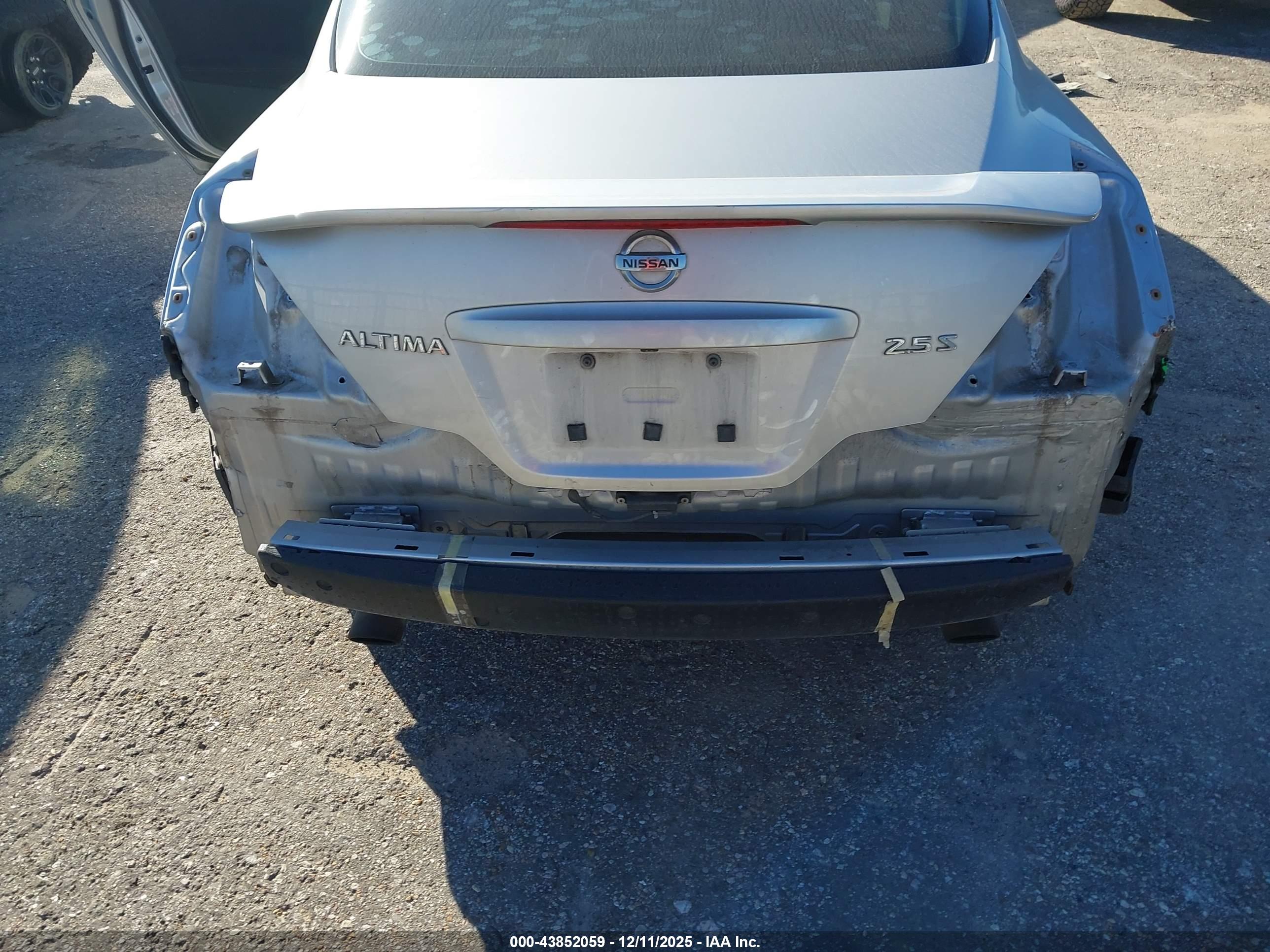 NISSAN ALTIMA image 6