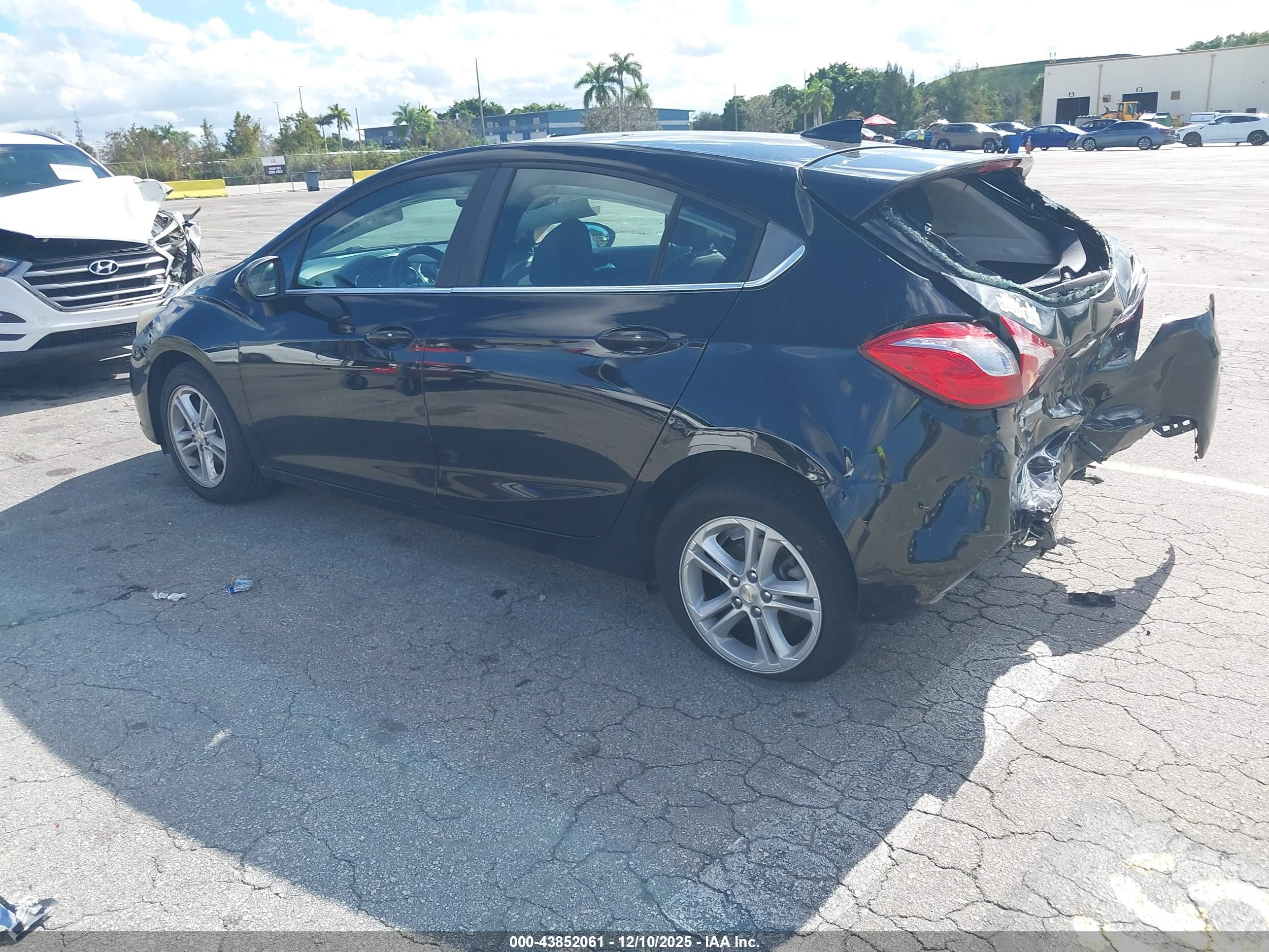 CHEVROLET CRUZE image 3