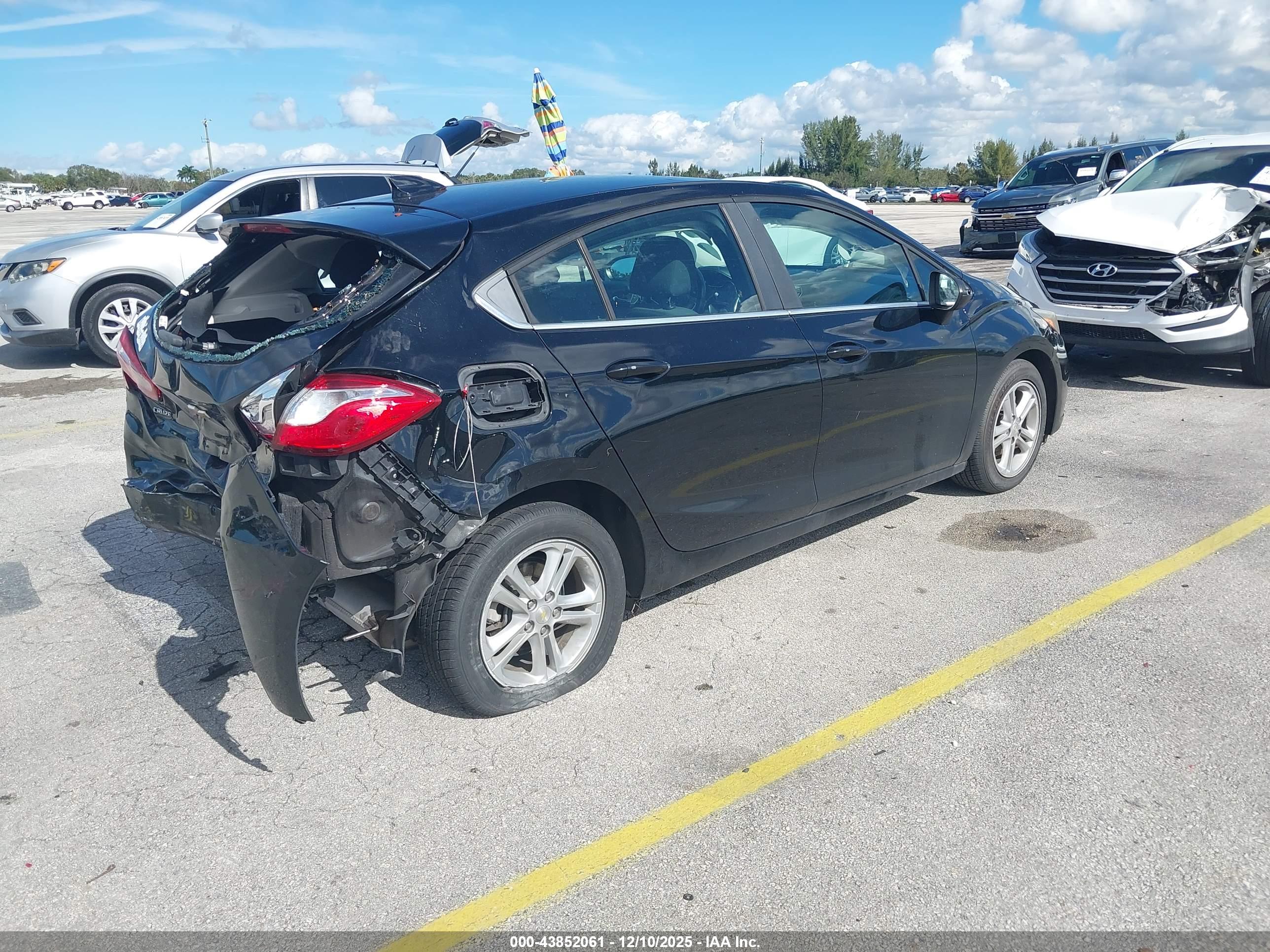 CHEVROLET CRUZE image 4