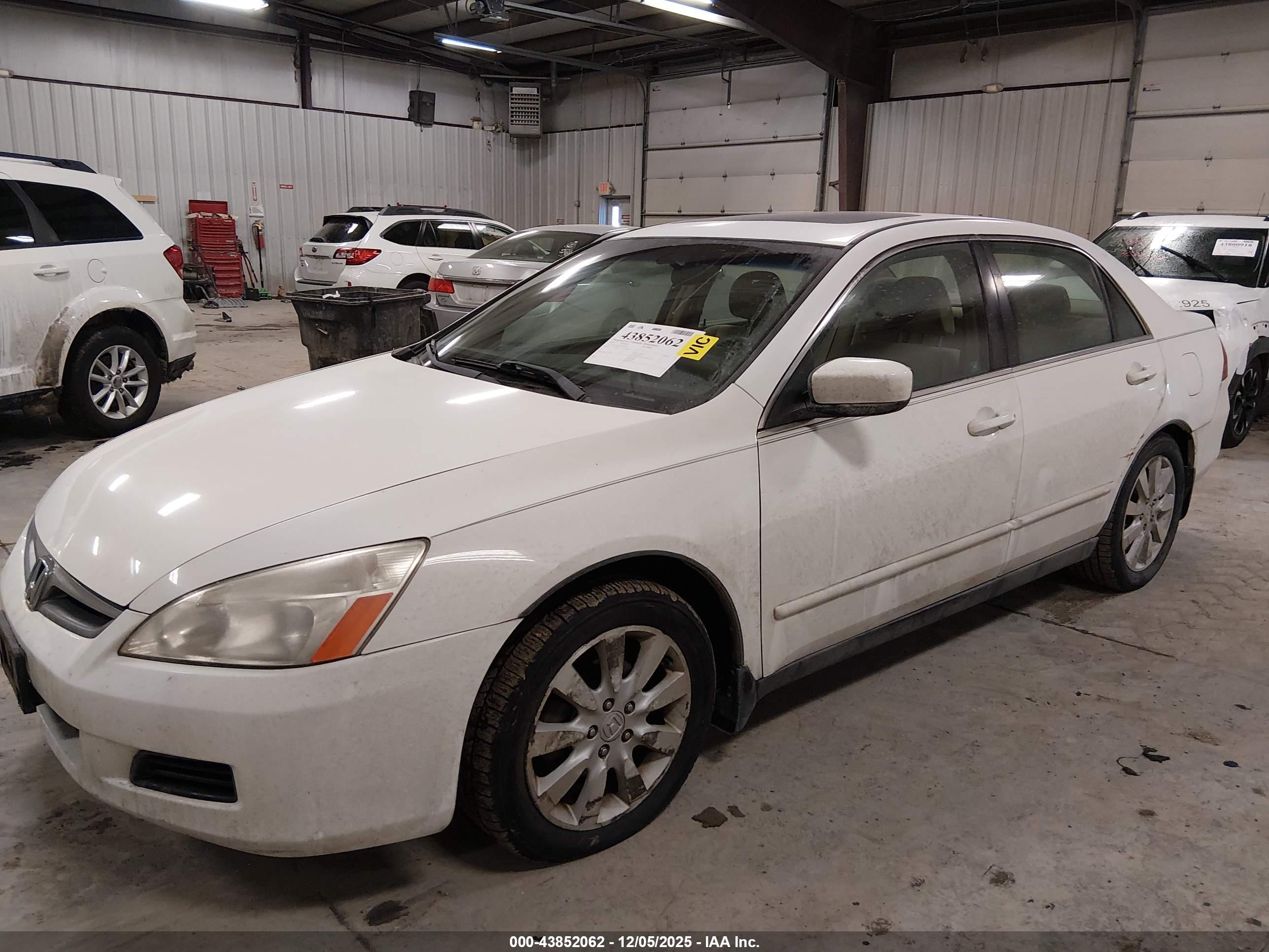 HONDA ACCORD image 2