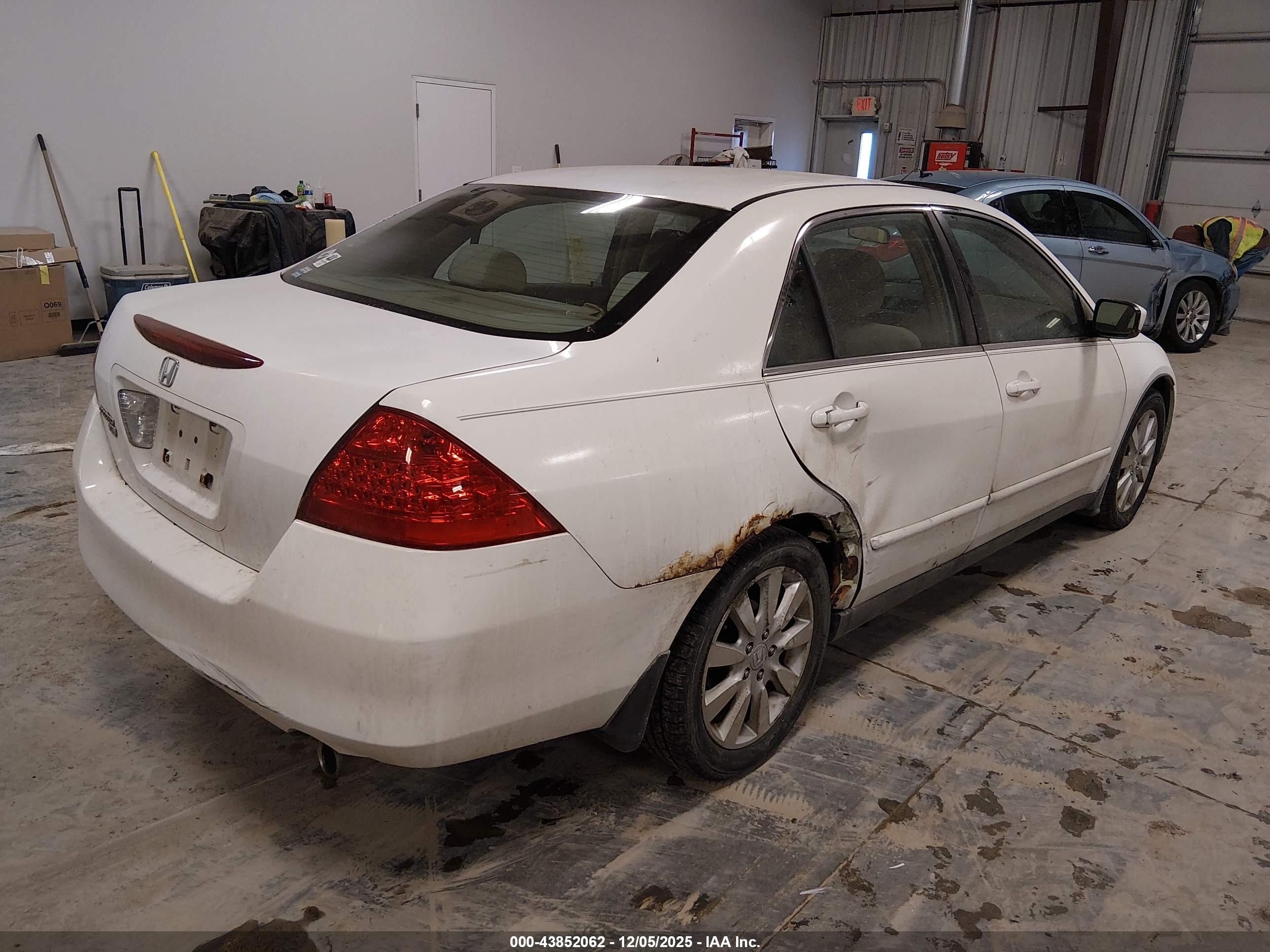 HONDA ACCORD image 4
