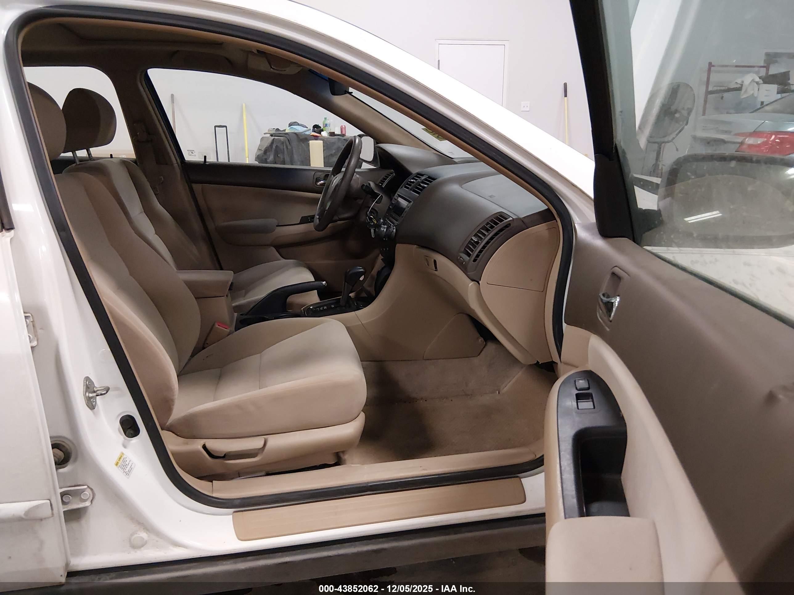HONDA ACCORD image 5