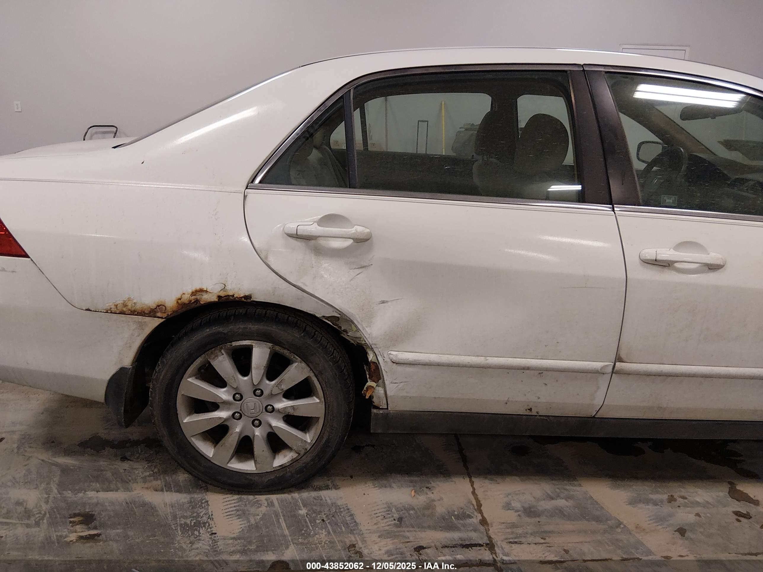 HONDA ACCORD image 6