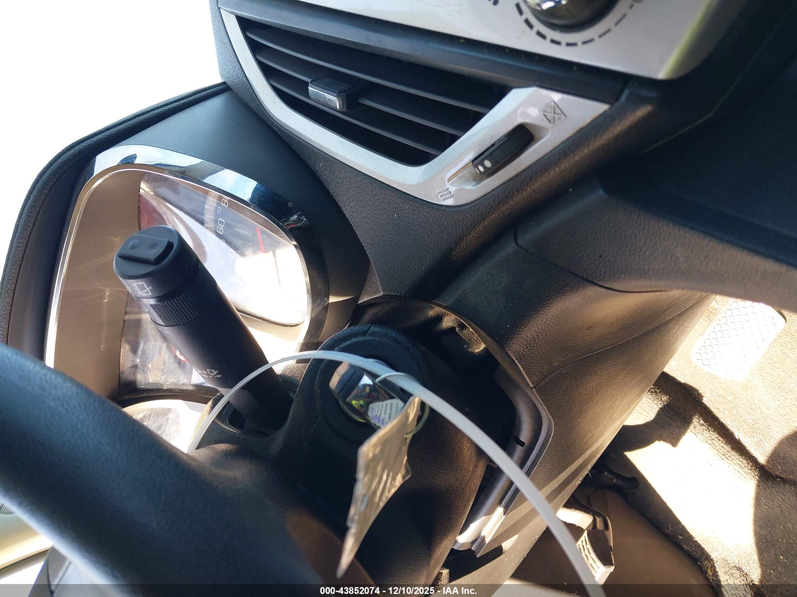 GMC TERRAIN image 11