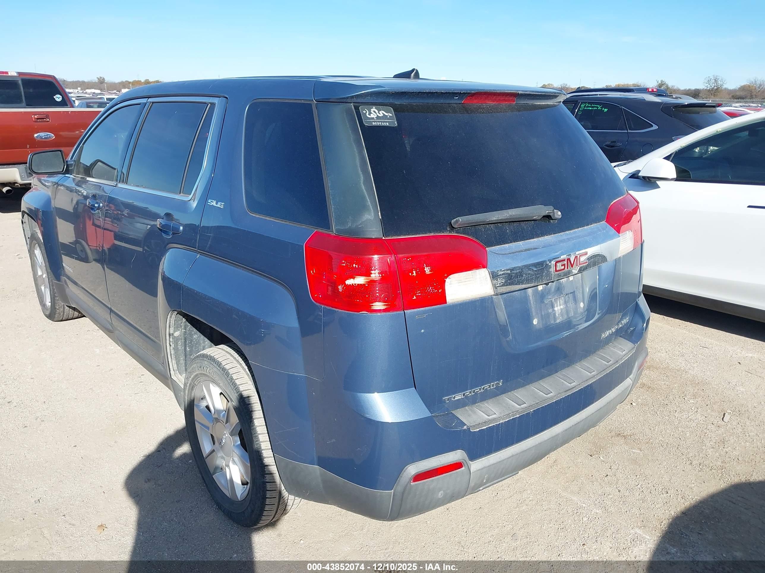 GMC TERRAIN image 3