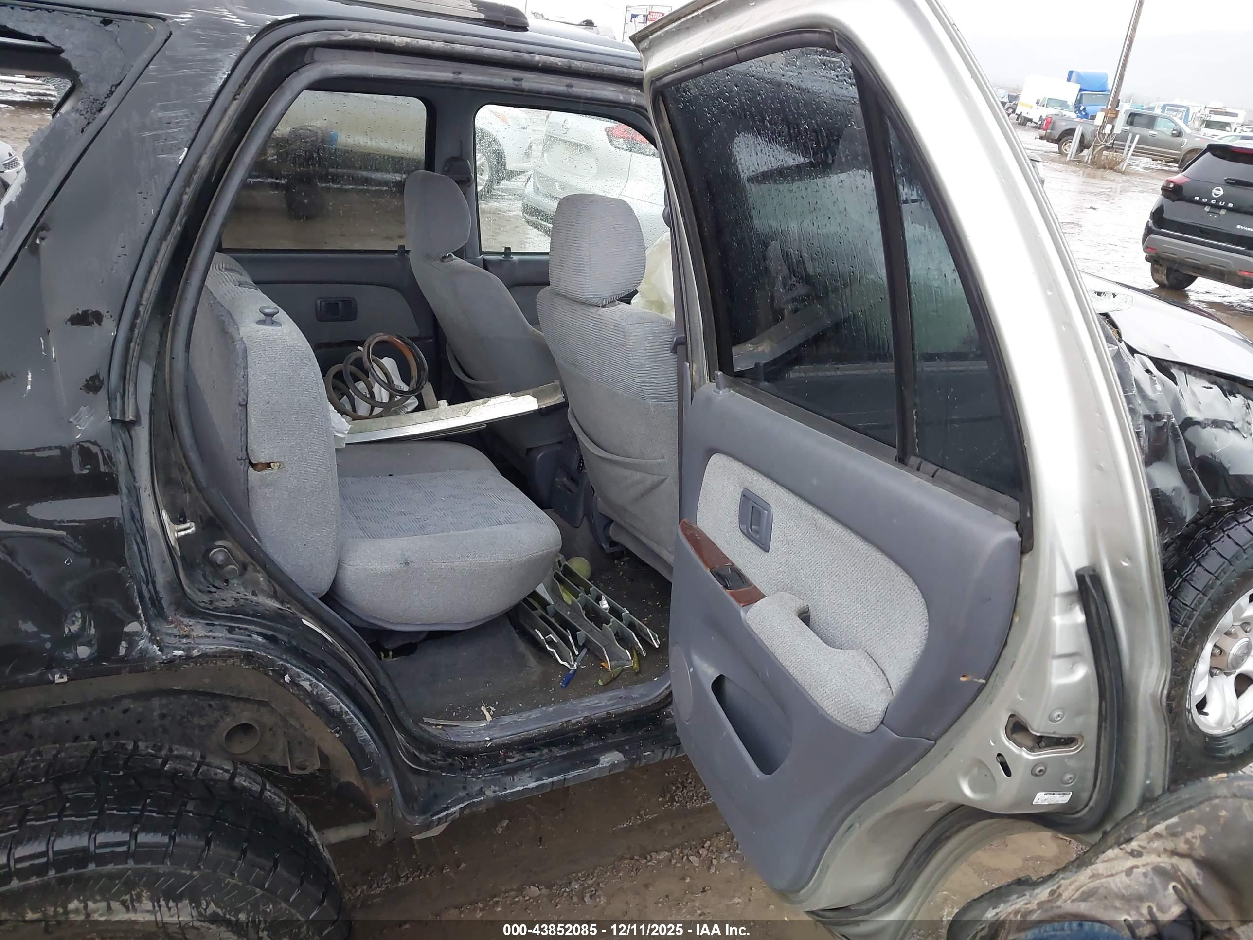 TOYOTA 4RUNNER image 8