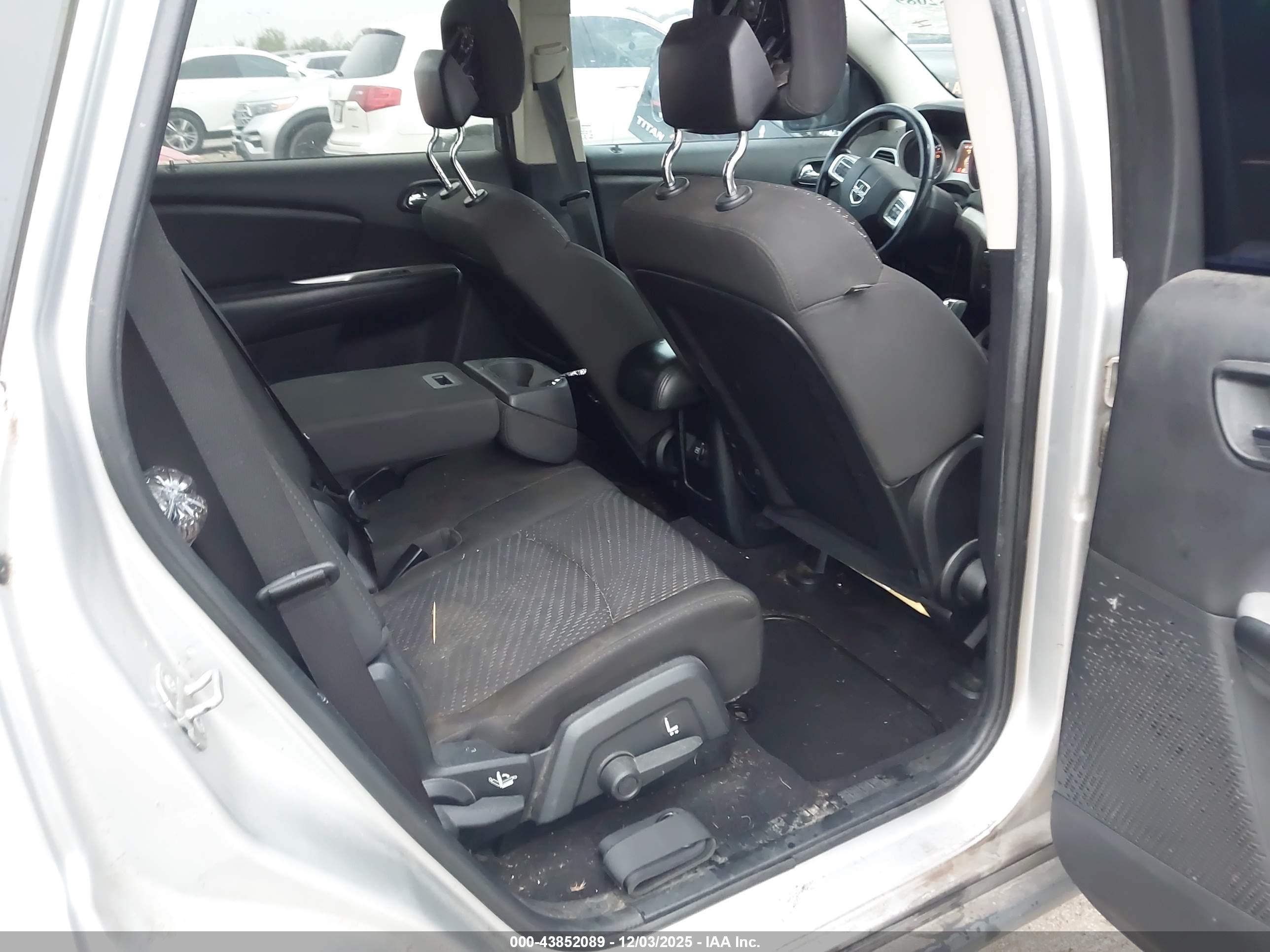 DODGE JOURNEY image 8