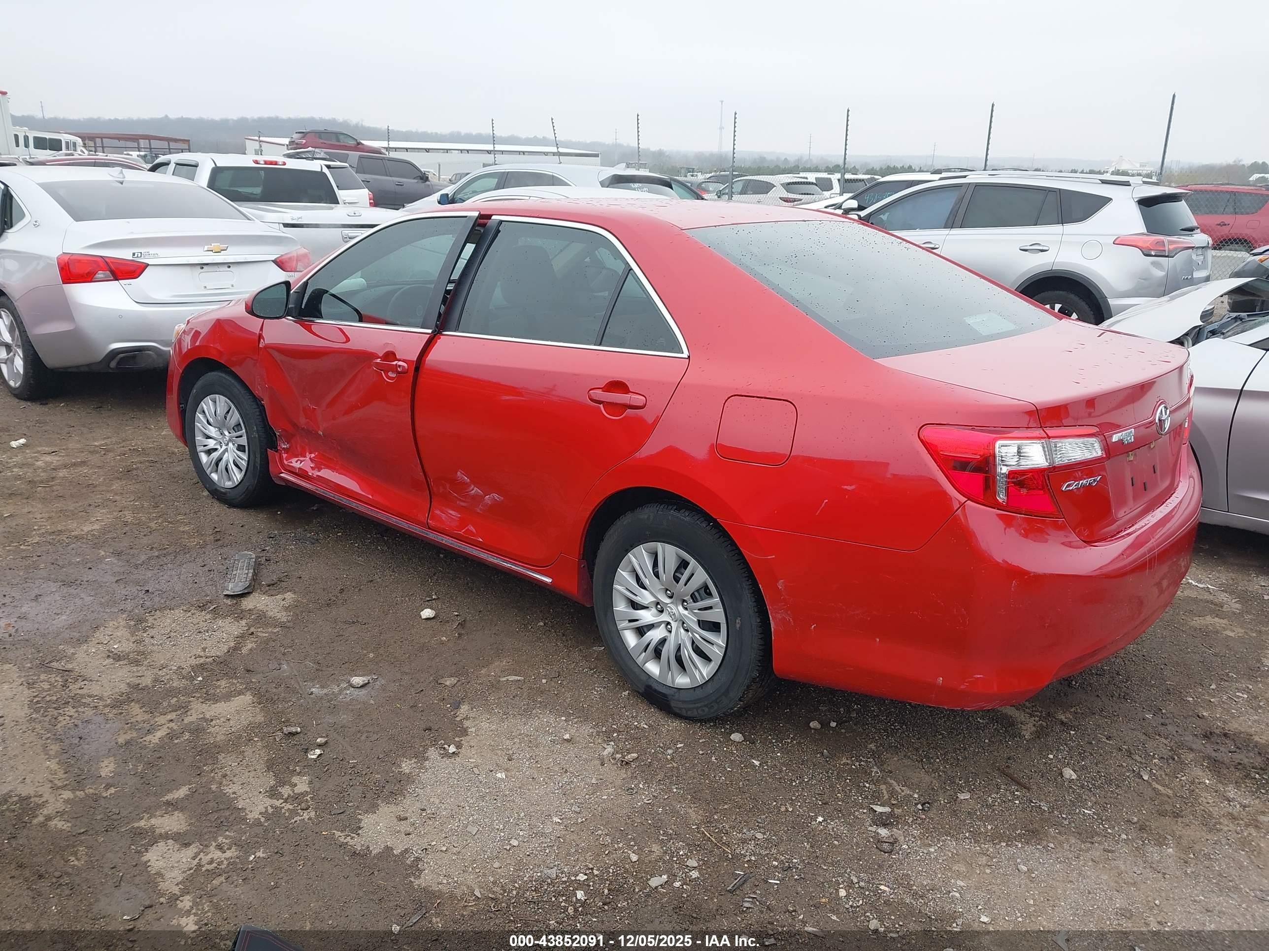 TOYOTA CAMRY image 3