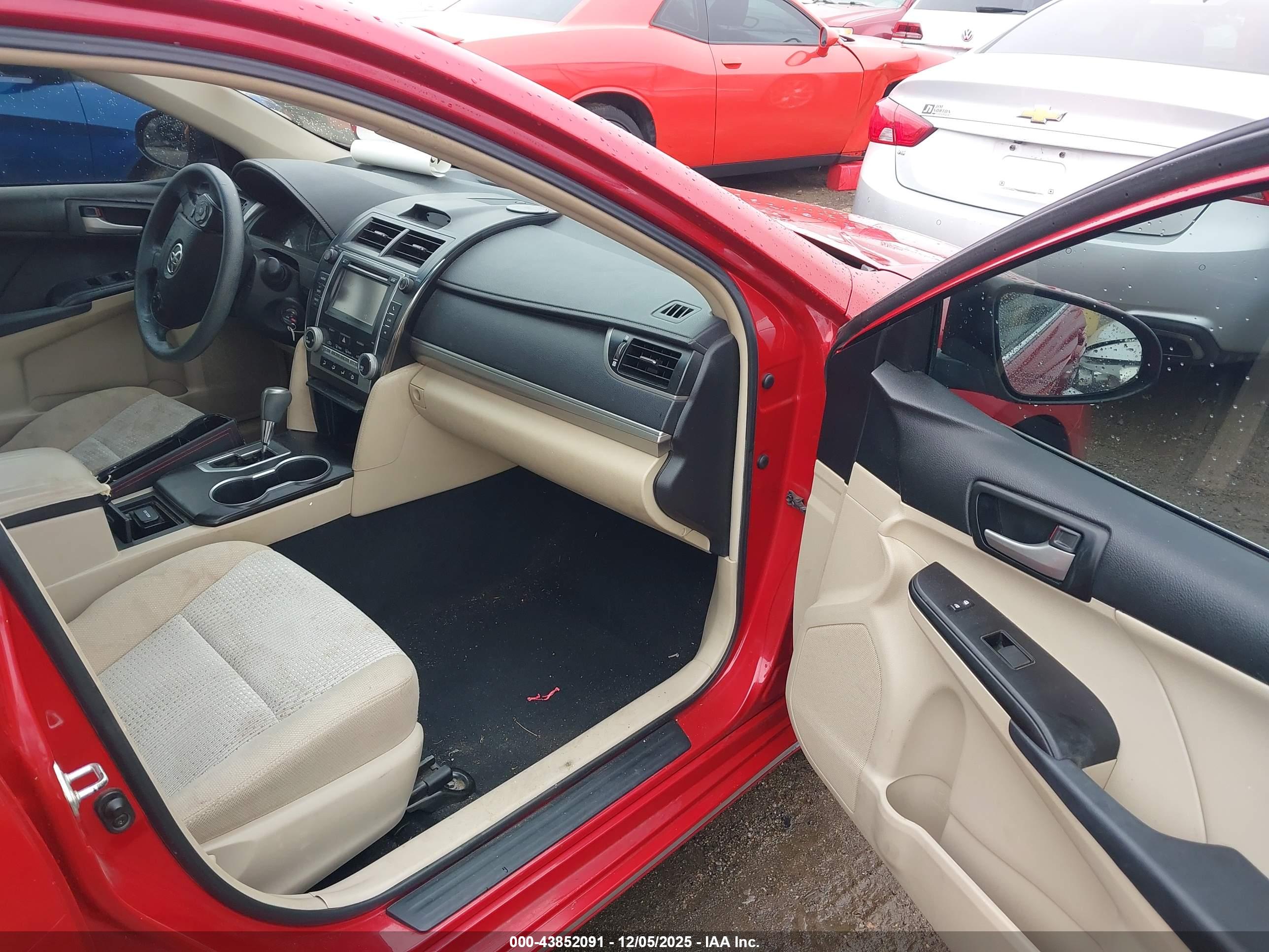 TOYOTA CAMRY image 5