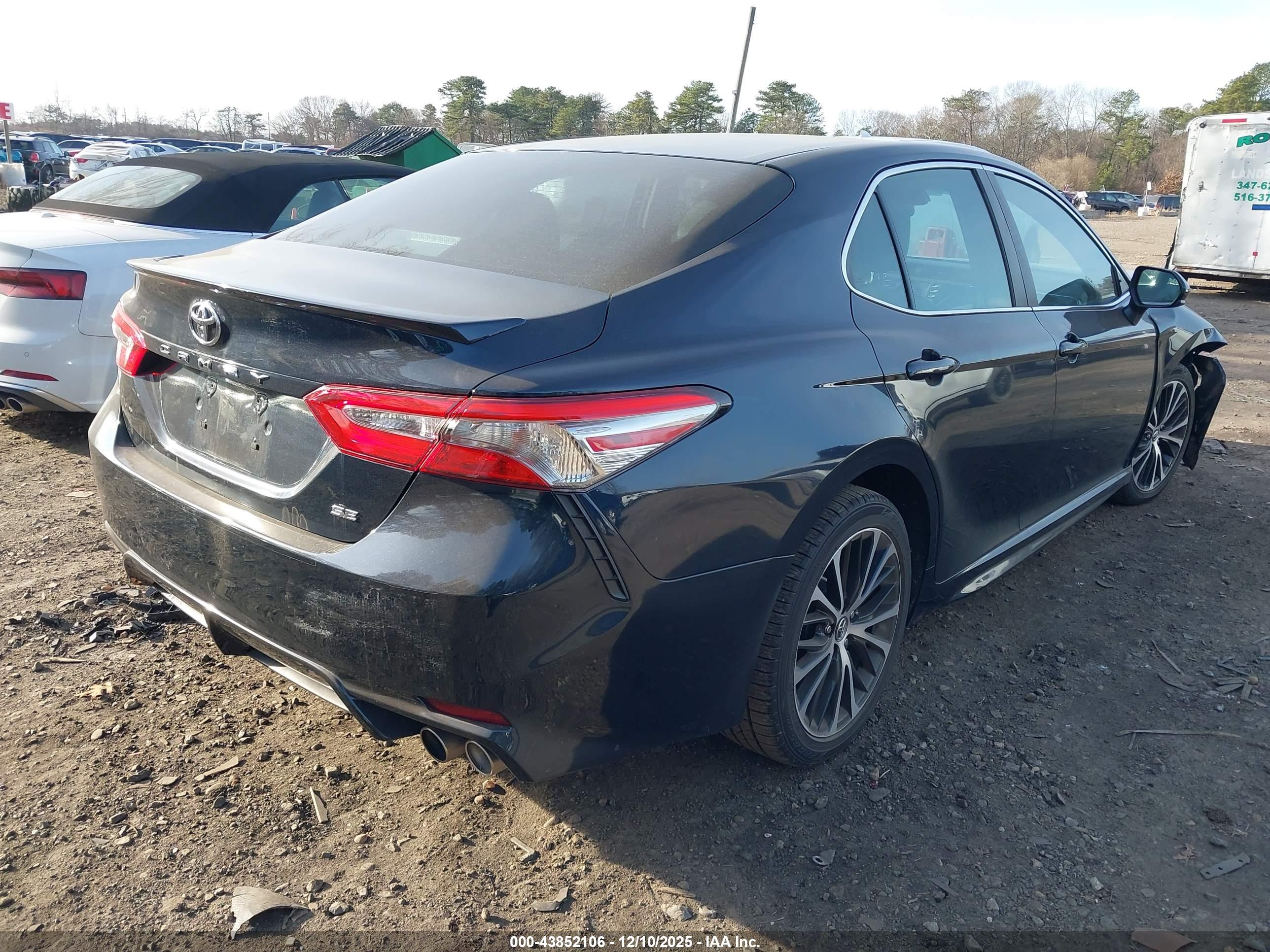 TOYOTA CAMRY image 4