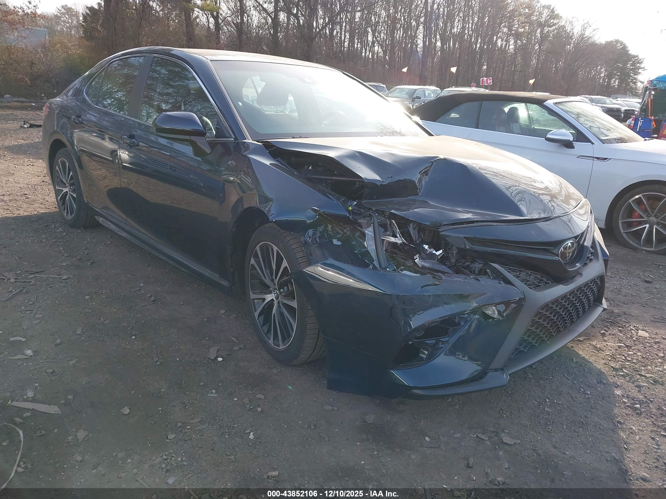 TOYOTA CAMRY image 6