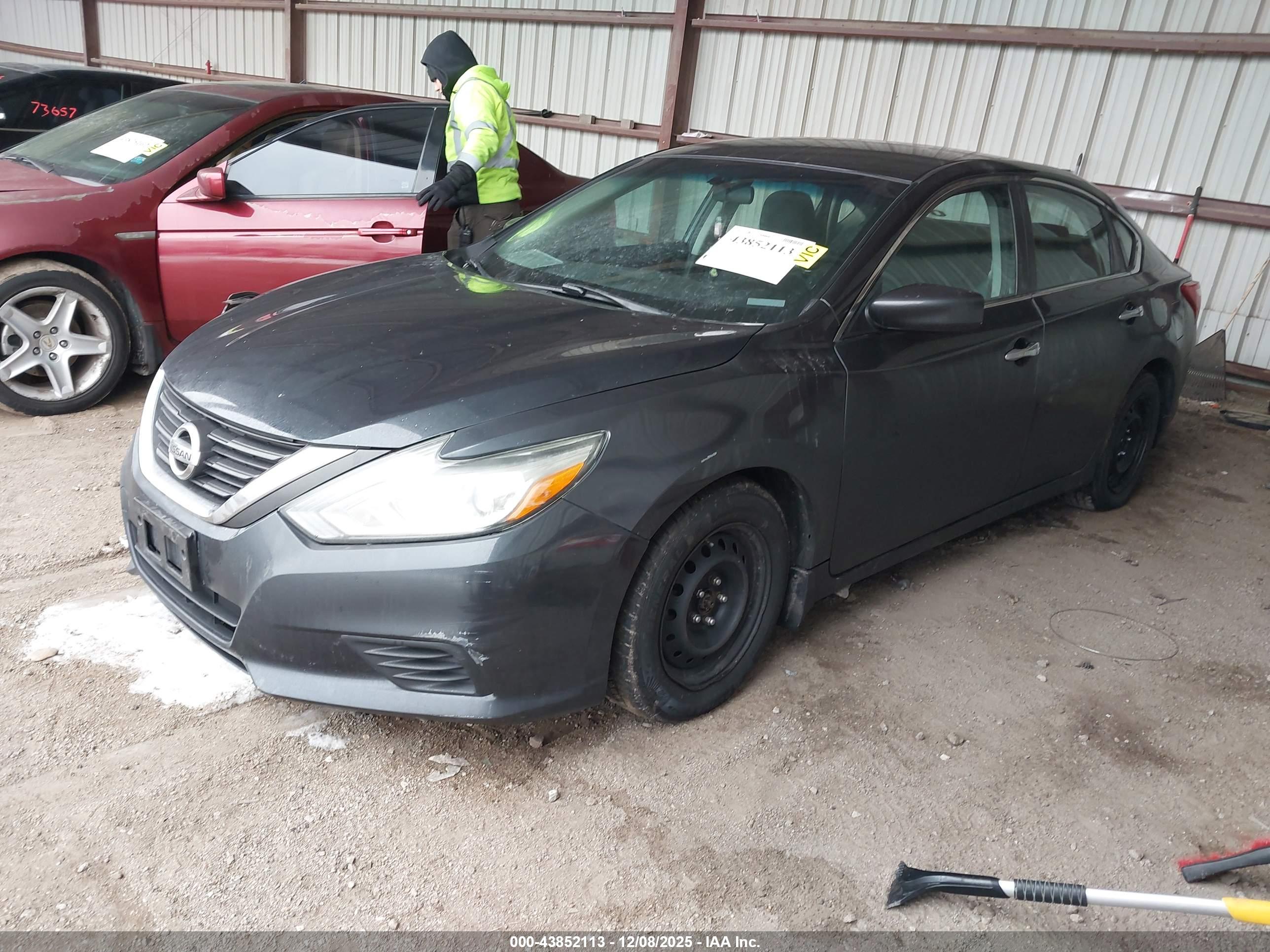 NISSAN ALTIMA image 2