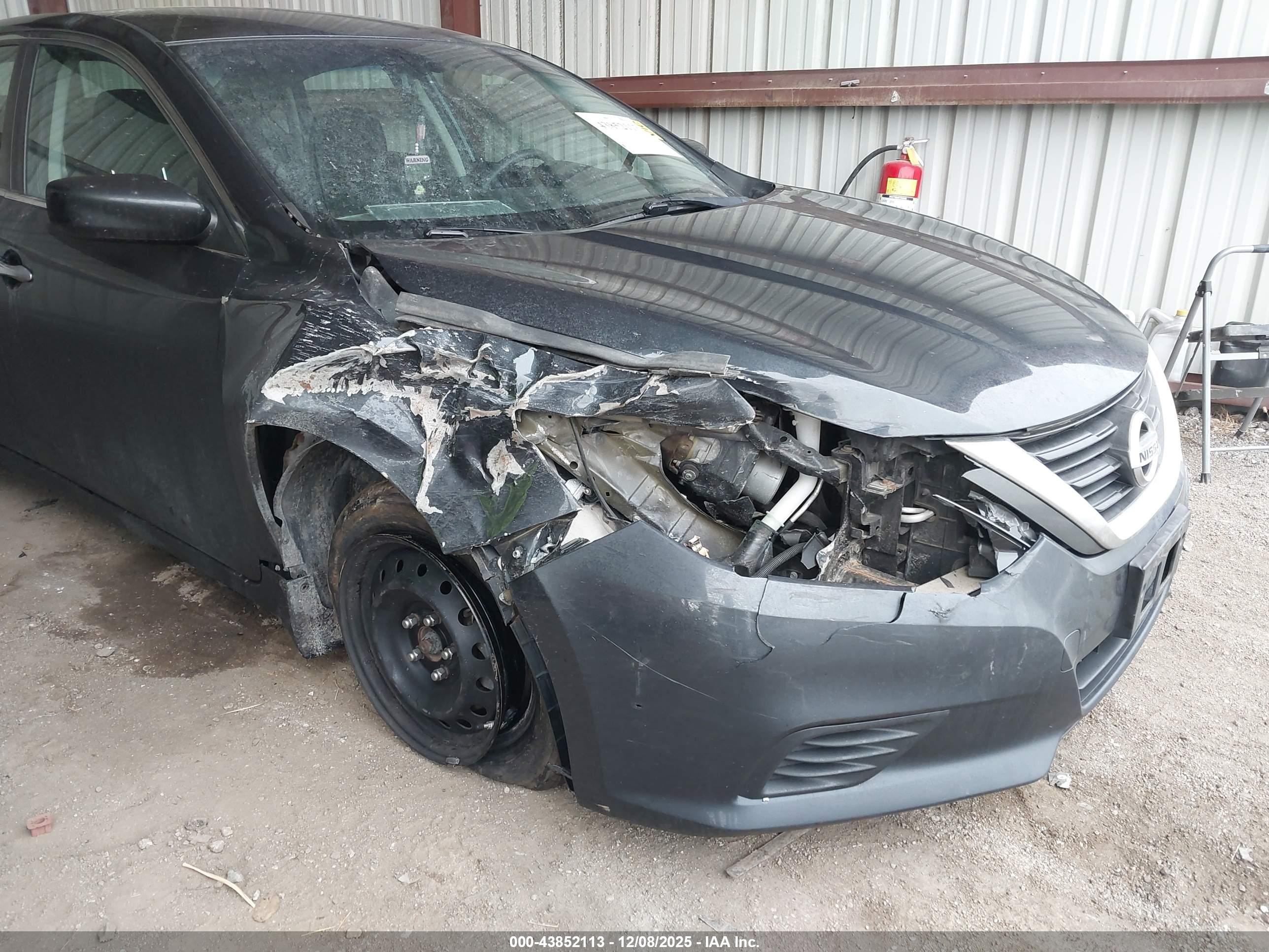 NISSAN ALTIMA image 6