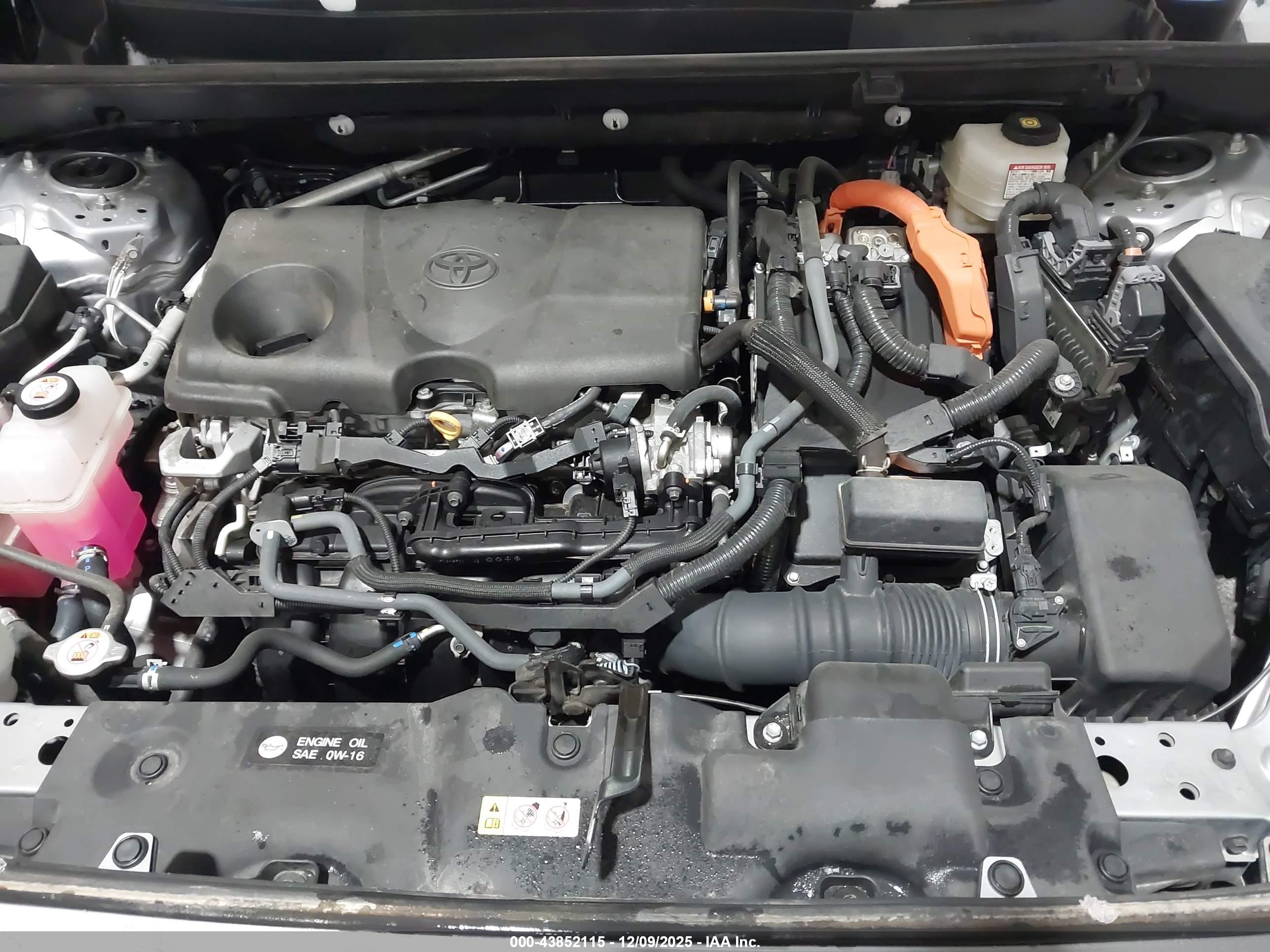 TOYOTA RAV4 image 10