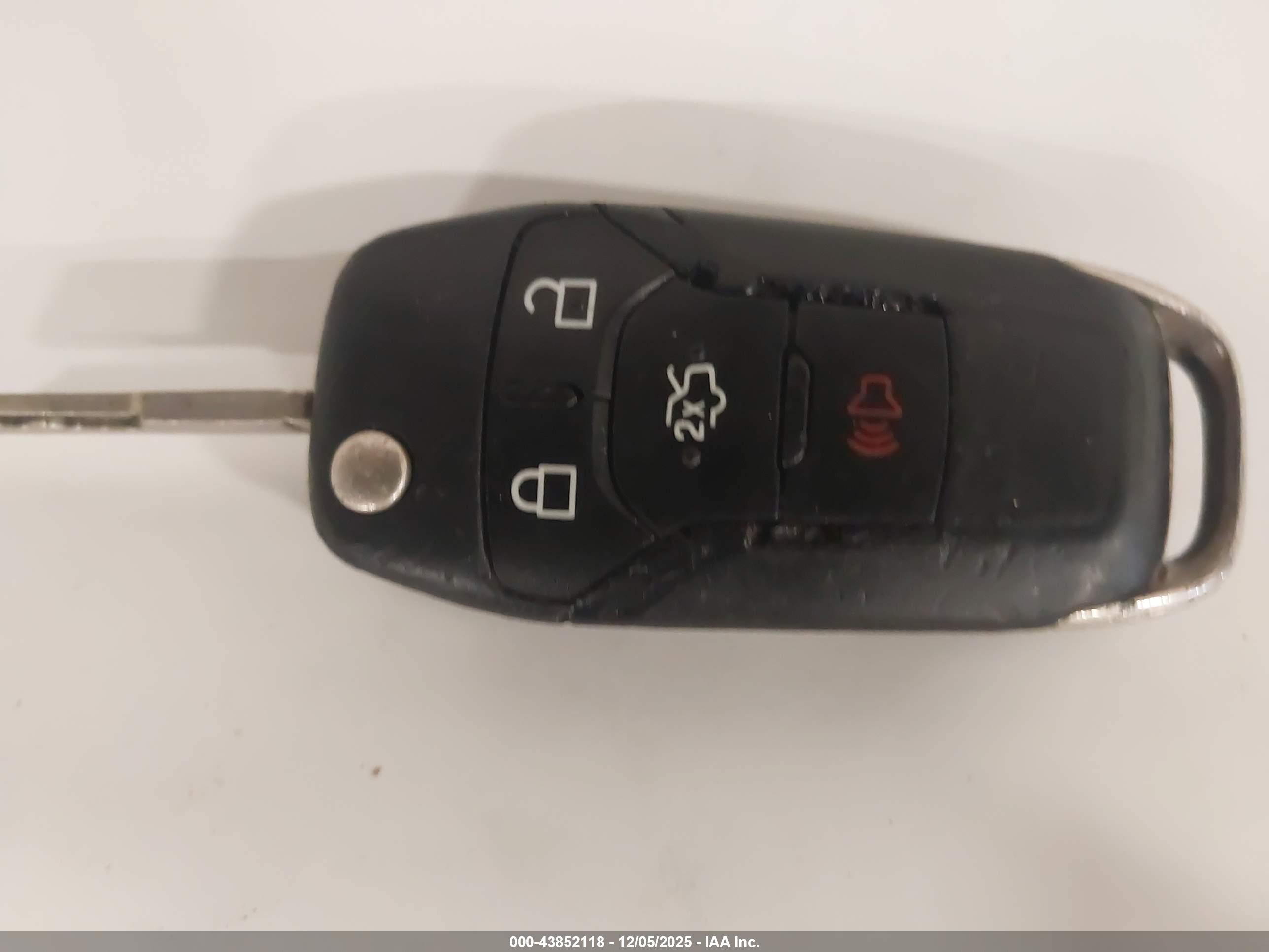 FORD FUSION image 11